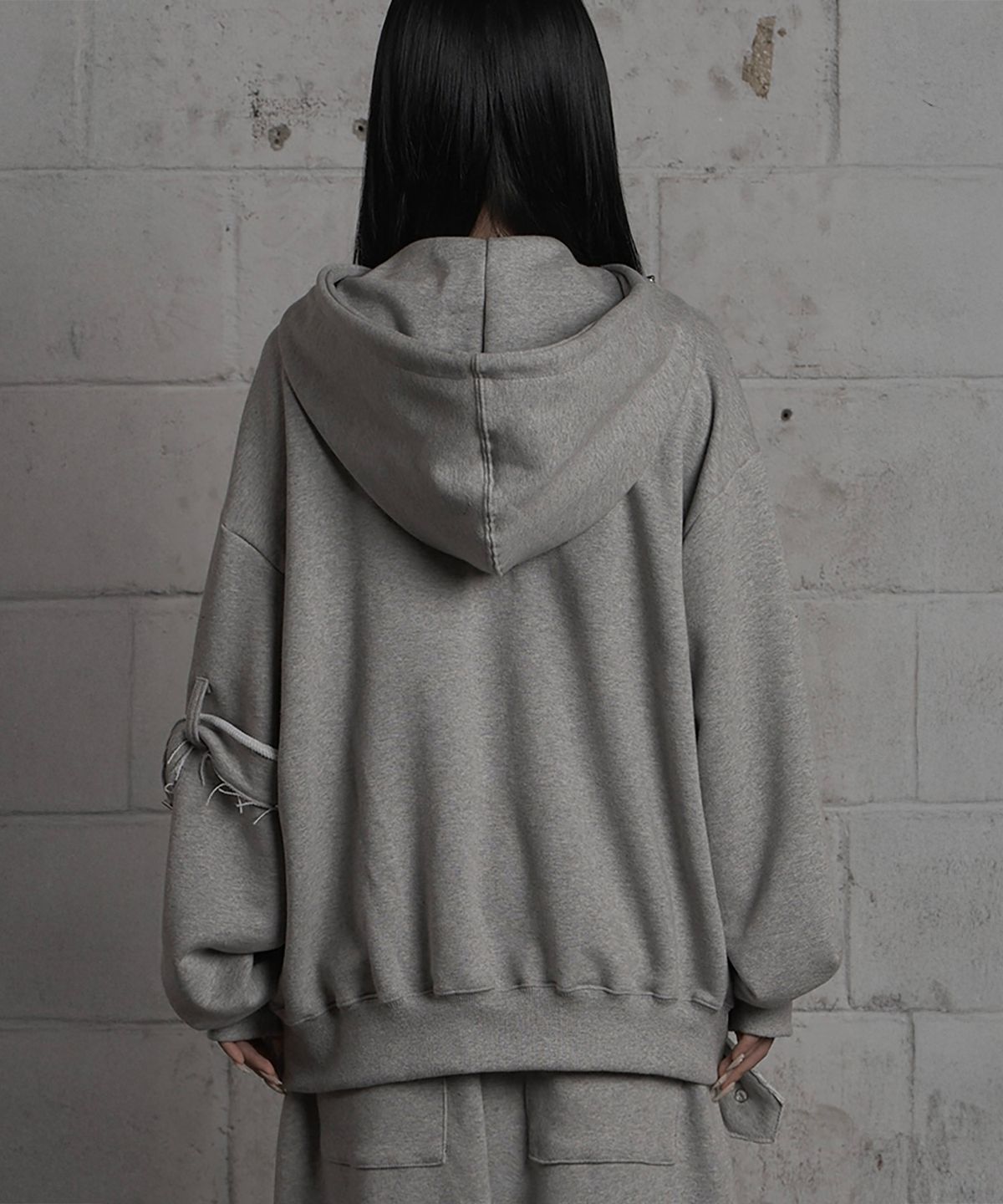 에트오소메(ETRE AU SOMMET) Belted Raw Edge Hood Zip-Up (Melange Gray)