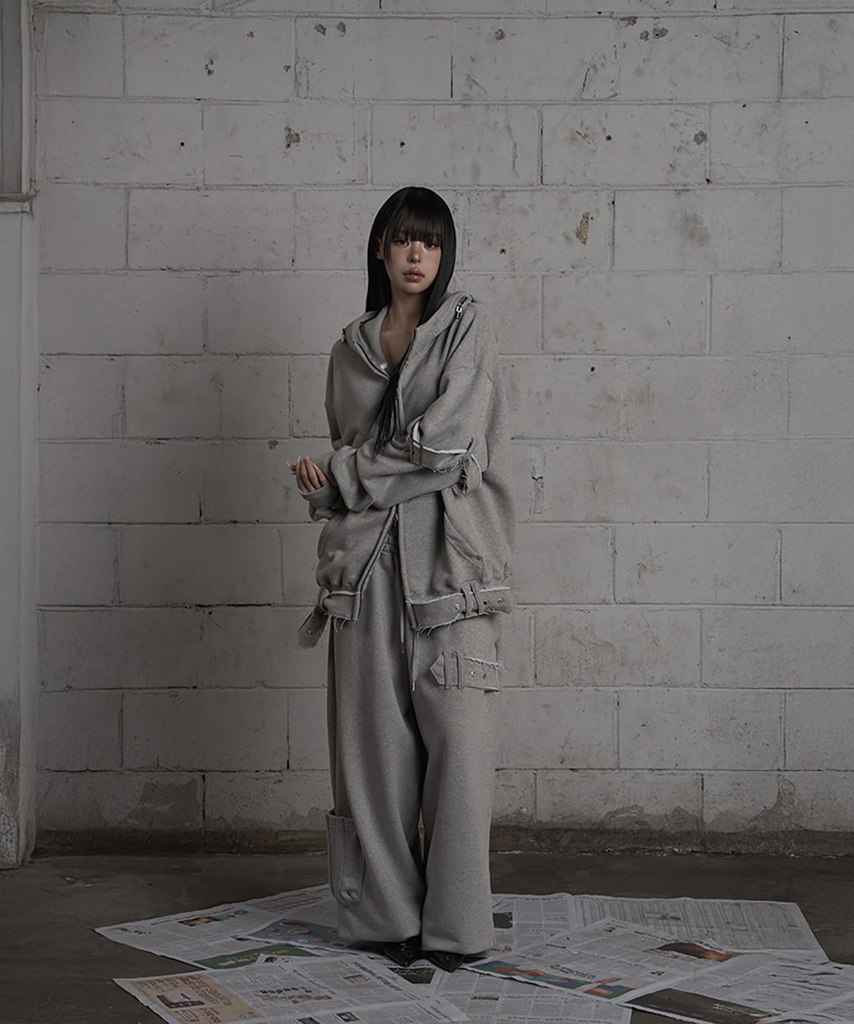 에트오소메(ETRE AU SOMMET) Belted Raw Edge Hood Zip-Up (Melange Gray)