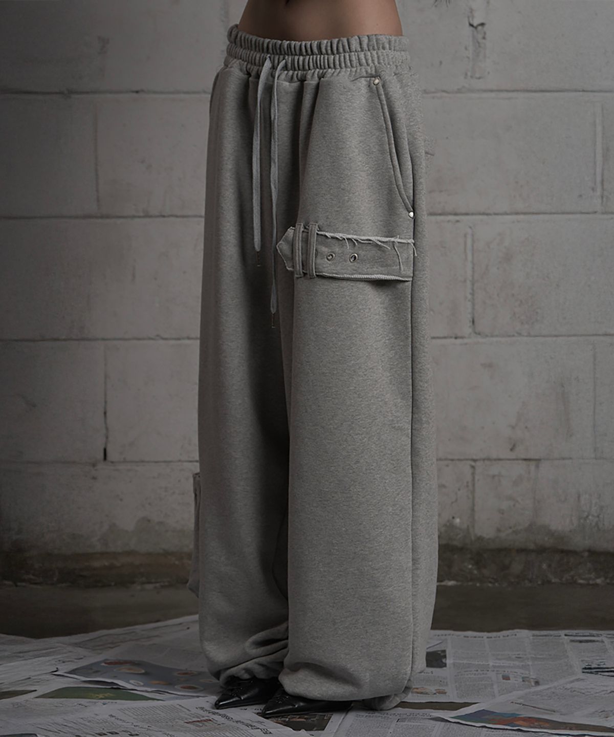 에트오소메(ETRE AU SOMMET) Belted Raw Edge Wide Pants (Melange Gray)
