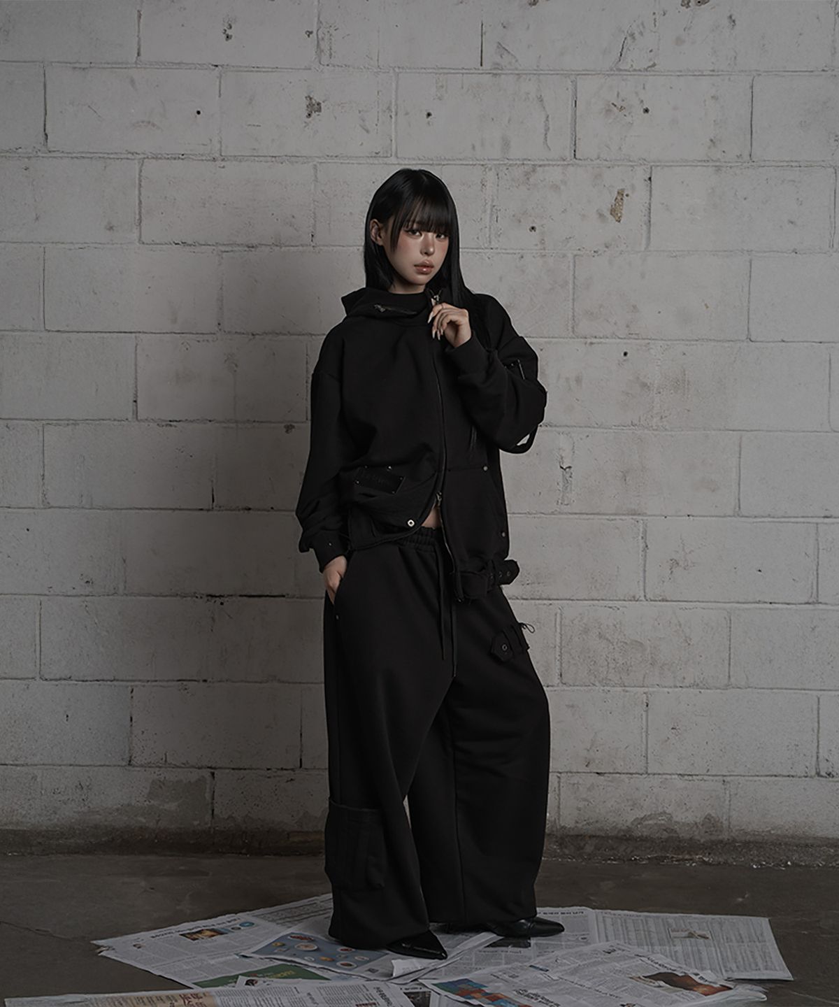 에트오소메(ETRE AU SOMMET) Belted Raw Edge Wide Pants (Black)
