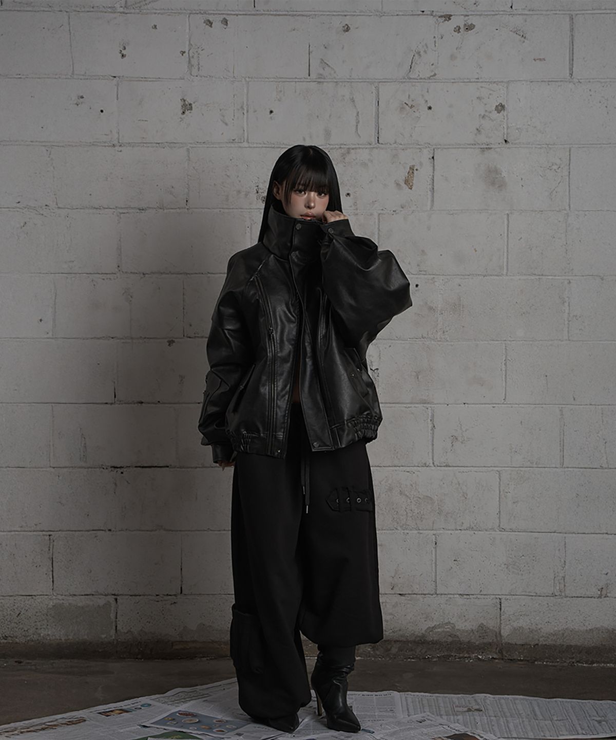 에트오소메(ETRE AU SOMMET) Panel Pocket Leather Bomber (Black)