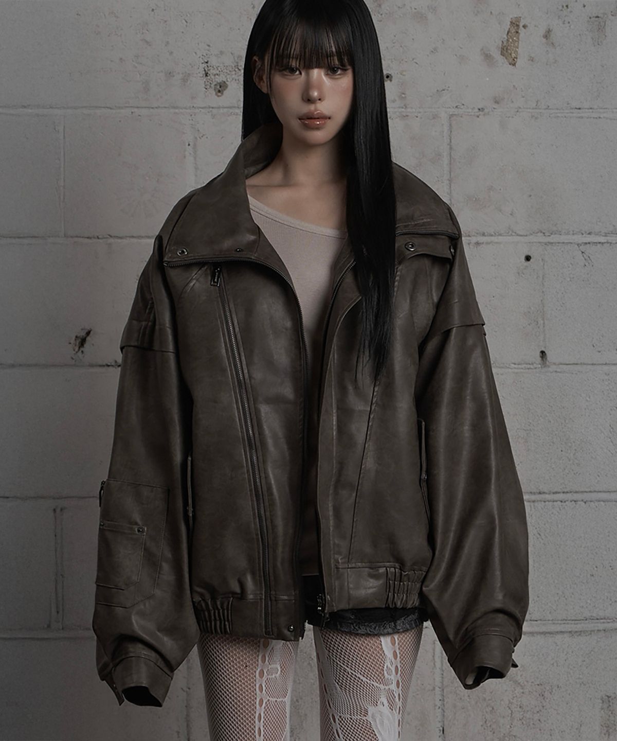 에트오소메(ETRE AU SOMMET) Panel Pocket Leather Bomber (Brown)