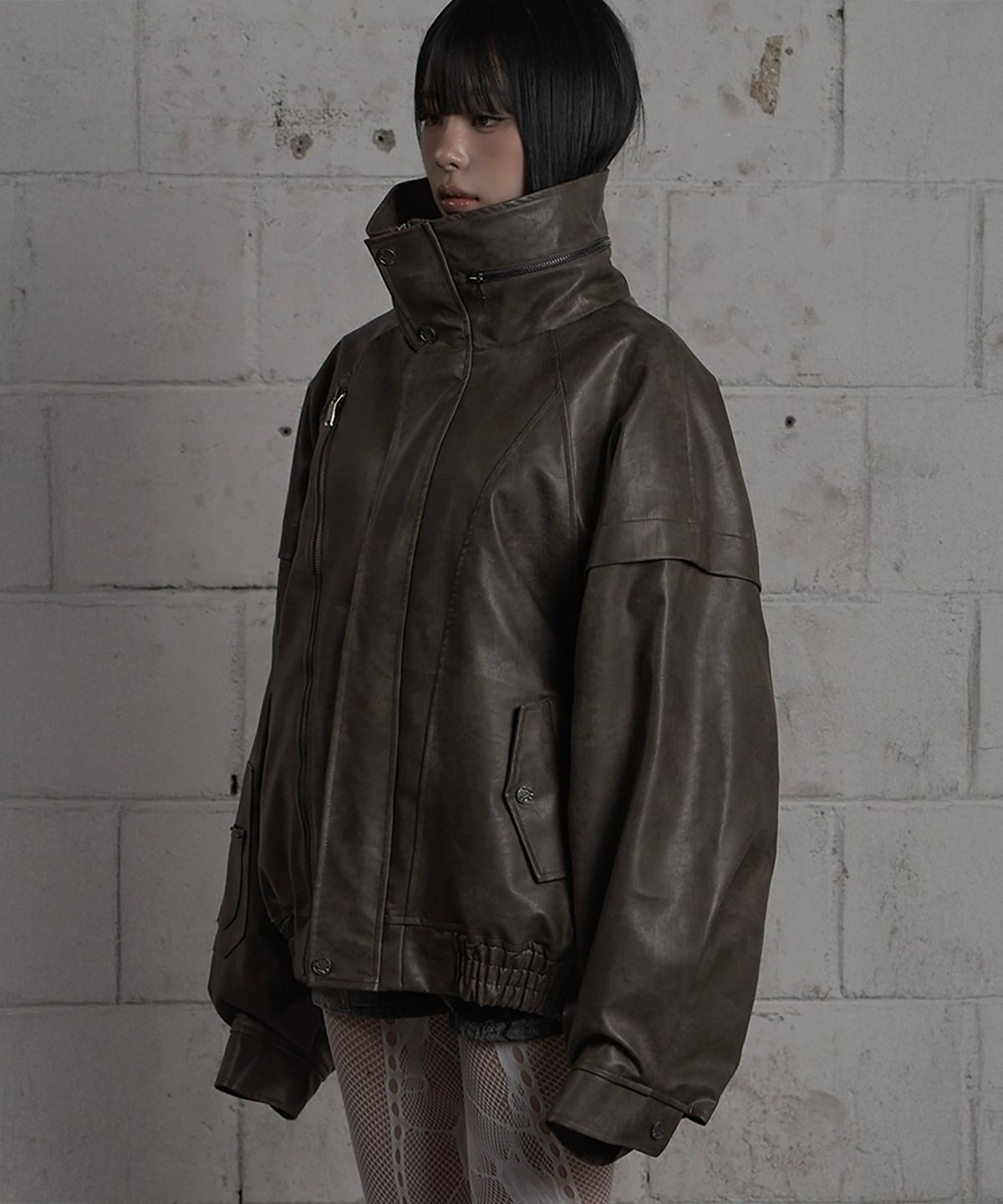 에트오소메(ETRE AU SOMMET) Panel Pocket Leather Bomber (Brown)
