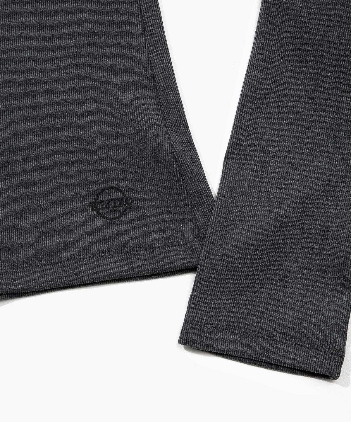 키지코(KIJIKO) ke309. Pigment Henley Neck Tee Charcoal