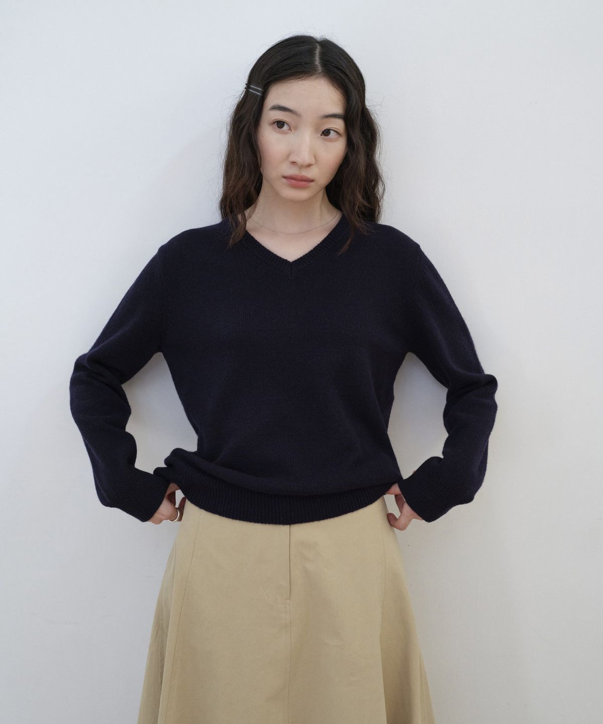 스텝어라운드(STEP AROUND) Cashmere Superfine Wool V-Neck Knit_NAVY