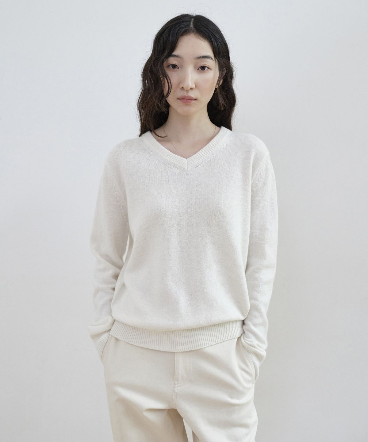 스텝어라운드(STEP AROUND) Cashmere Superfine Wool V-Neck Knit_IVORY