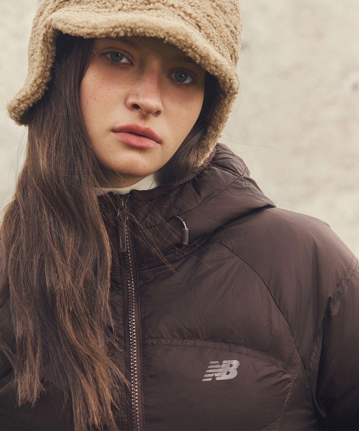 뉴발란스(NEW BALANCE) NBNPG4W912 / WOMEN 플라잉 204 Airy 후드형 경량다운 (BROWN)