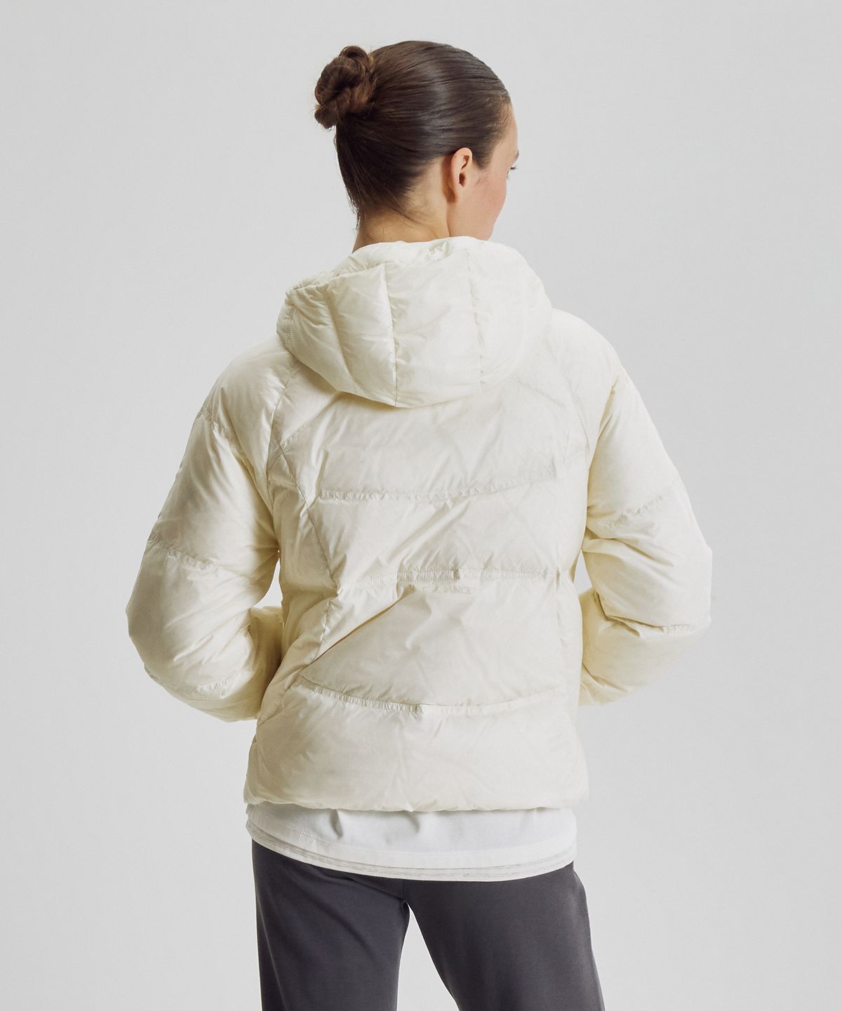뉴발란스(NEW BALANCE) NBNPG4W912 / WOMEN 플라잉 204 Airy 후드형 경량다운 (L/BUTTER)