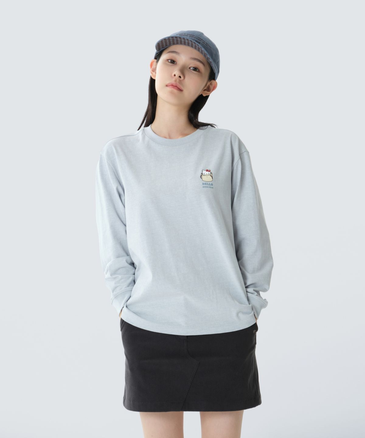 스노우피크 어패럴(SNOWPEAK APPAREL) [스노우피크 X 헬로키티] 피그먼트 여성 긴팔 티셔츠 (S26FWFTL85) Light Blue