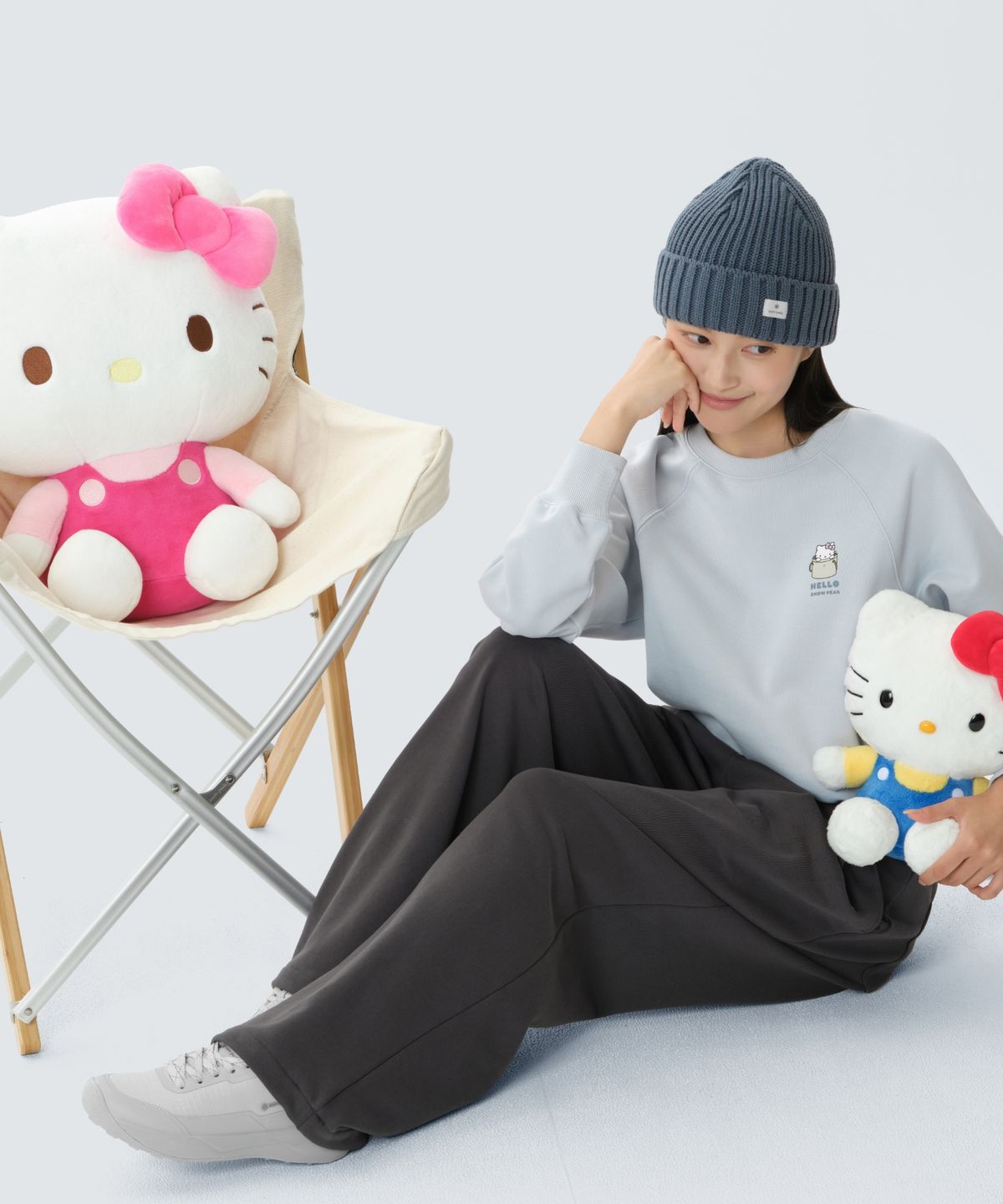 스노우피크 어패럴(SNOWPEAK APPAREL) [스노우피크 X 헬로키티] 약기모 여성 맨투맨 (S26WWFHT87) Light Blue