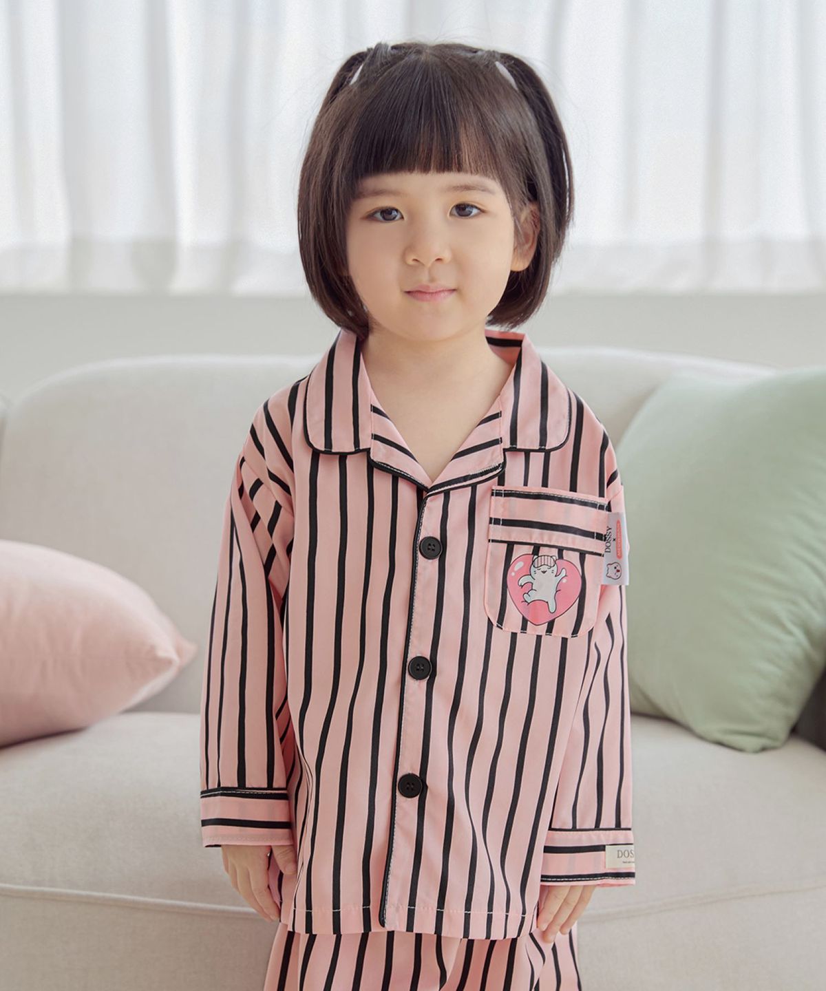 도씨(DOSSY) [춘배와친구들] 냥냥이 실크핏 긴팔 키즈 잠옷 세트