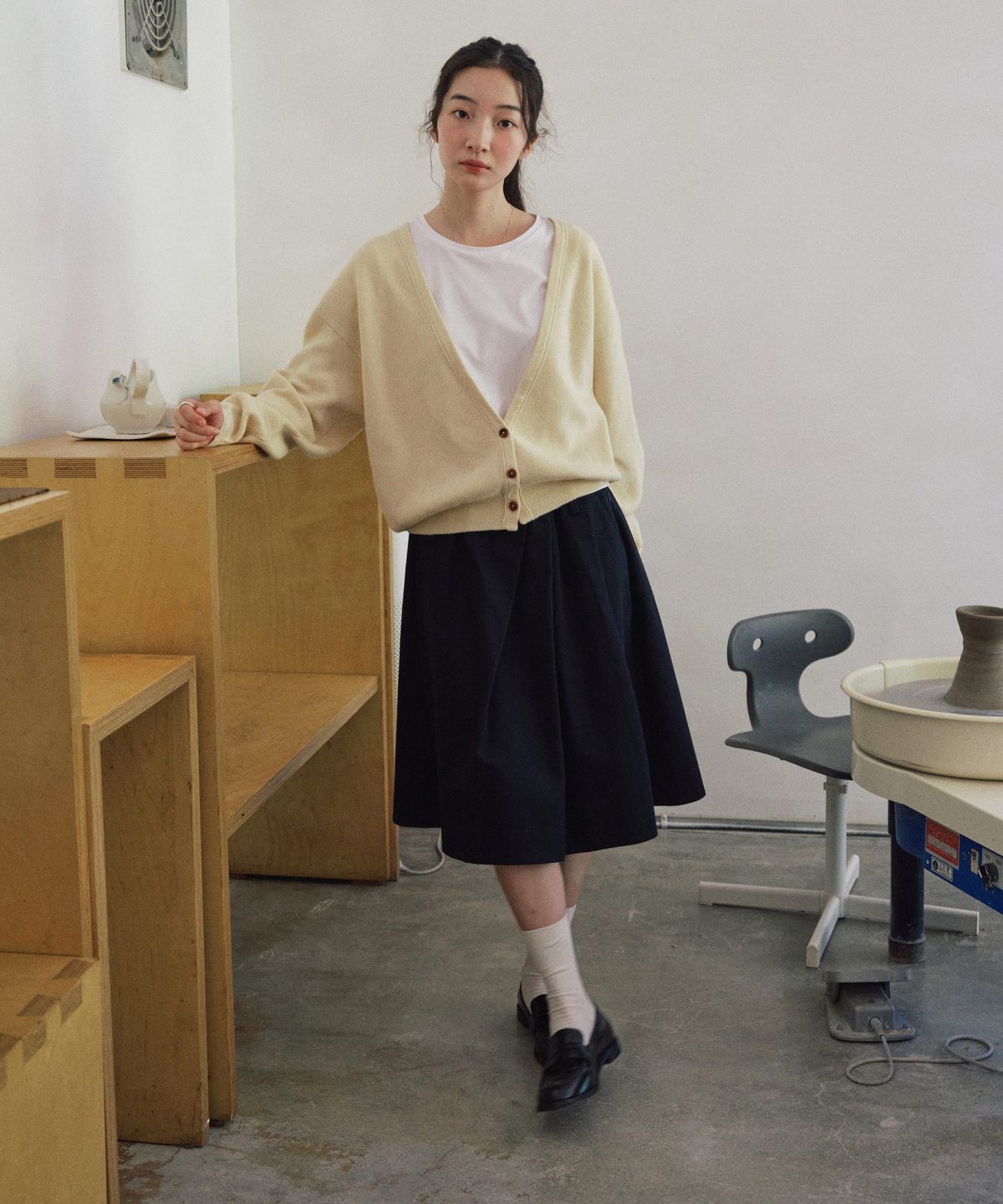 스텝어라운드(STEP AROUND) Superfine Wool Deep V-Neck Cardigan_BUTTER CREAM