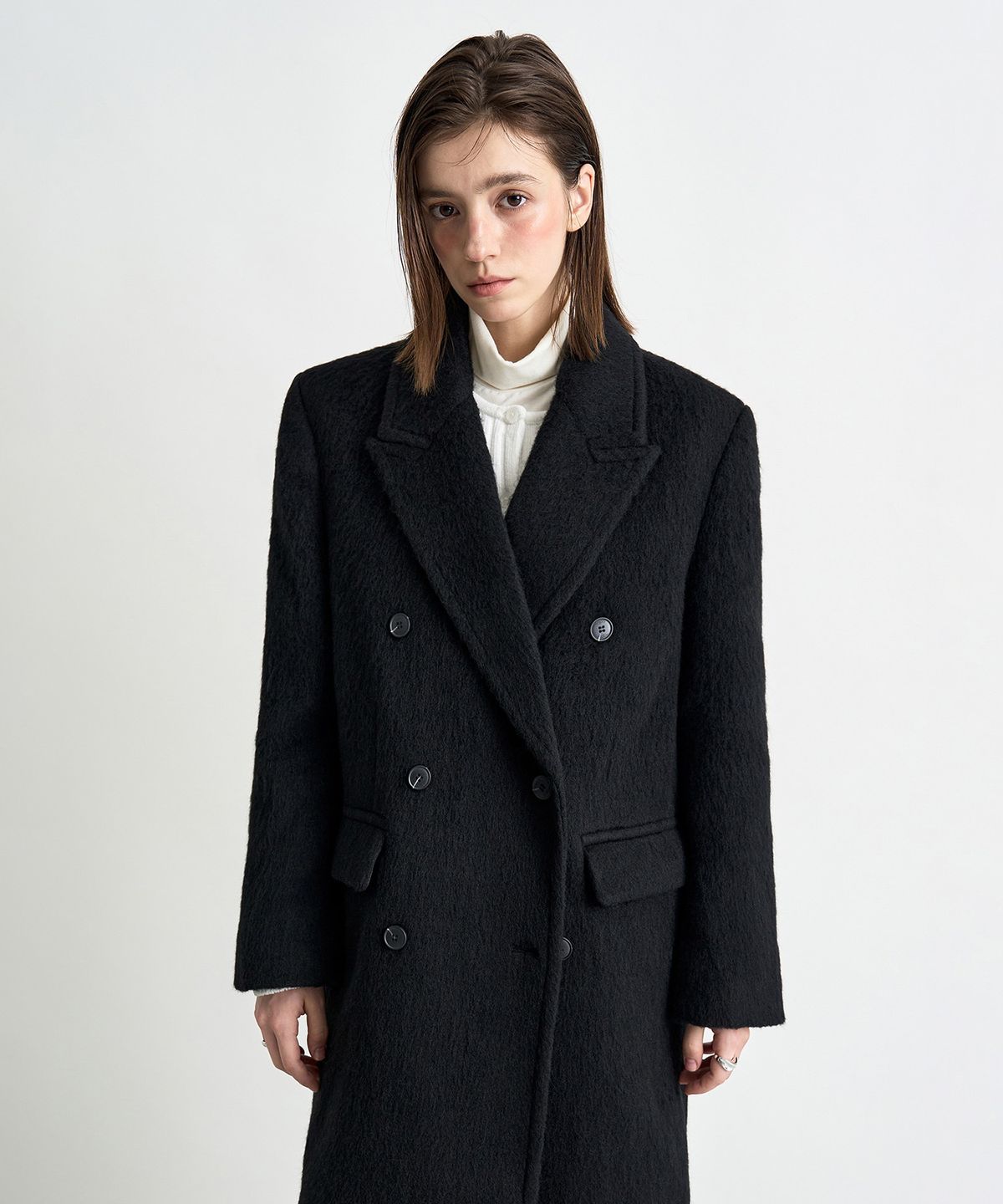 커스텀어클락 우먼(COSTUMEOCLOCK WOMAN) 헤어리 더블 롱 코트 블랙 COWCT005BLACK