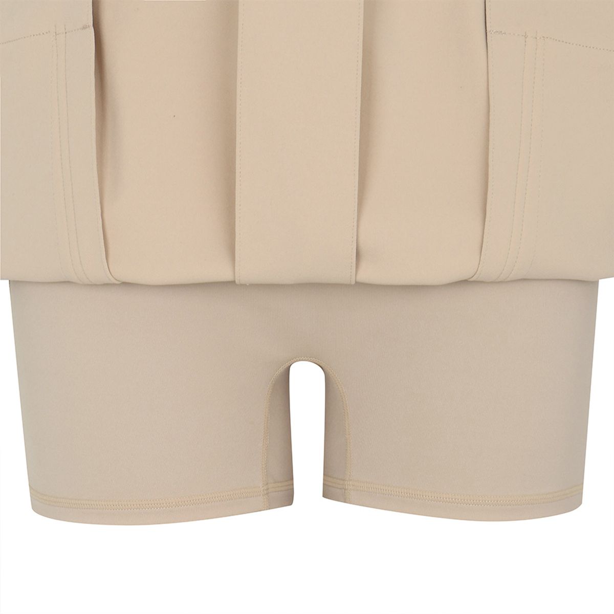 말본 골프(MALBON GOLF) 스티치 포인트 포켓 변형 스커트 BEIGE (WOMAN)