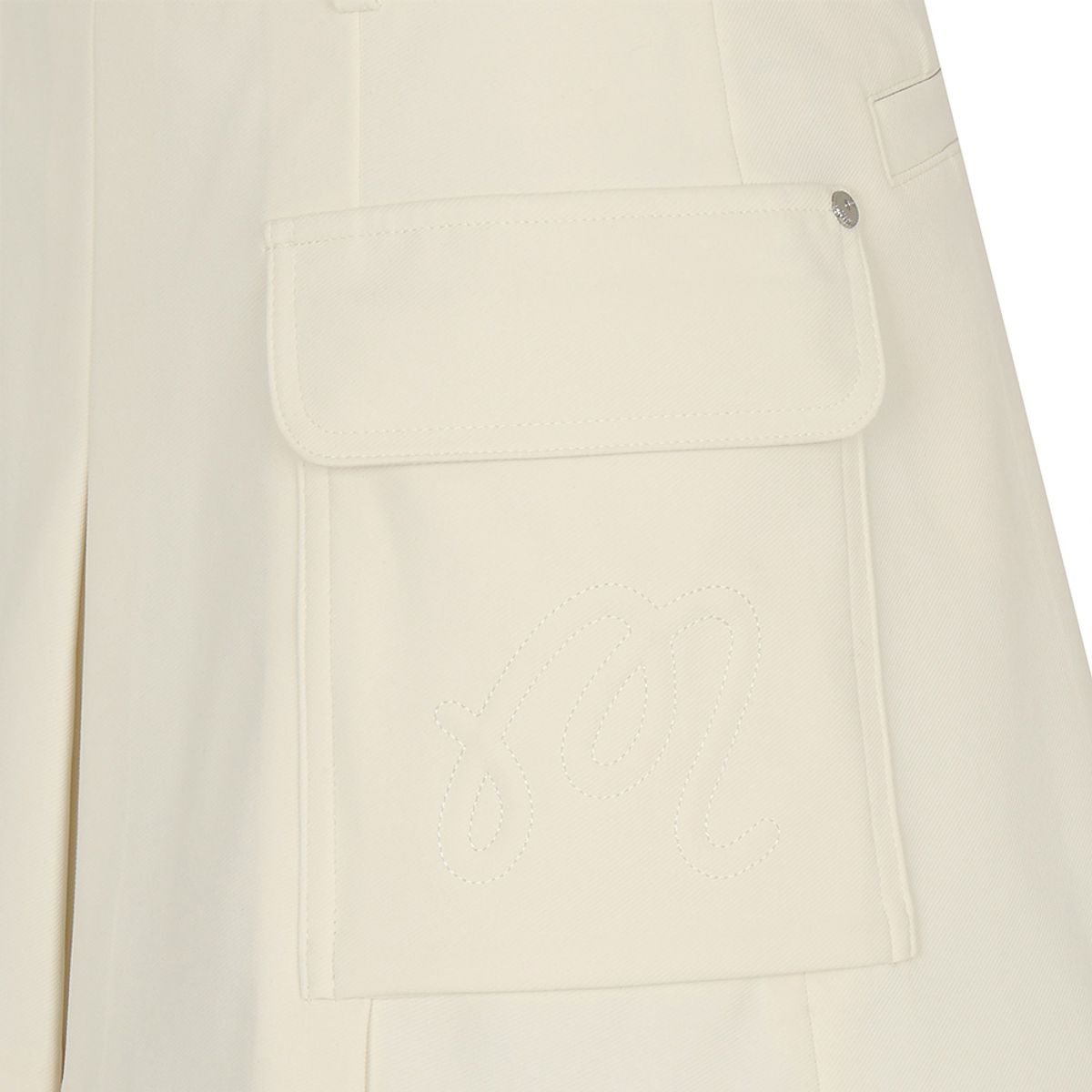 말본 골프(MALBON GOLF) 스티치 포인트 포켓 변형 스커트 OFF WHITE (WOMAN)