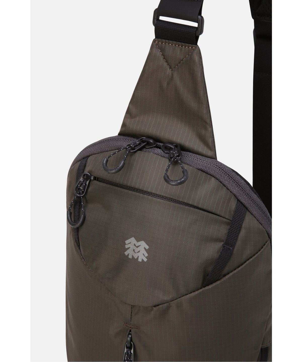 코오롱스포츠(KOLON SPORT) 하이킹 슬링백 QEBDX26211LBR