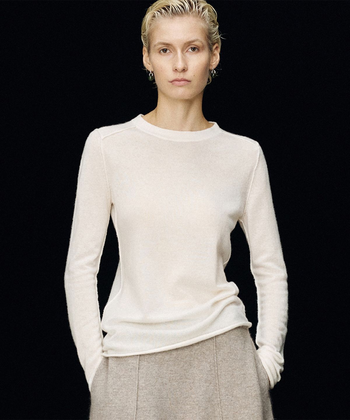 우마뭉(UMARMUNG) Weightless wool cashmere fitted pullover_Ivory