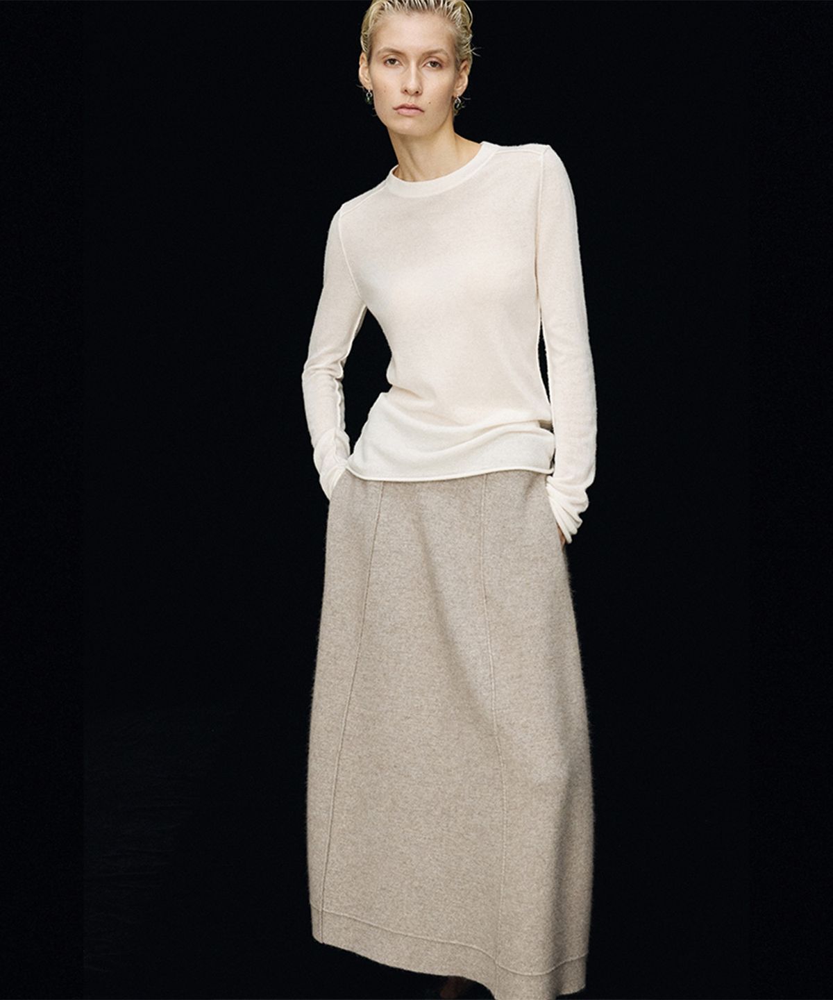 우마뭉(UMARMUNG) Weightless wool cashmere fitted pullover_Ivory