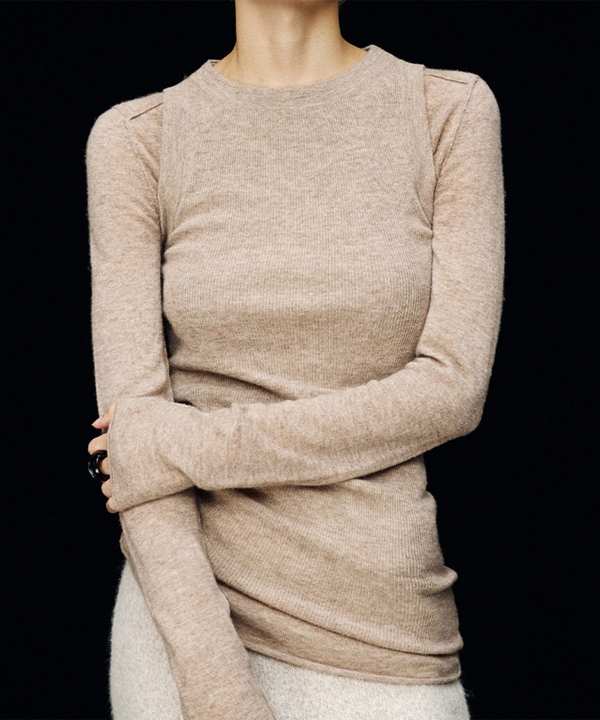 우마뭉(UMARMUNG) Weightless wool cashmere sleeveless top_Oatmeal