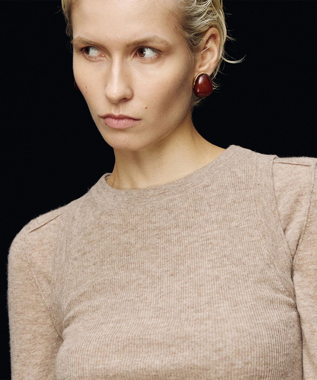 우마뭉(UMARMUNG) Weightless wool cashmere sleeveless top_Oatmeal