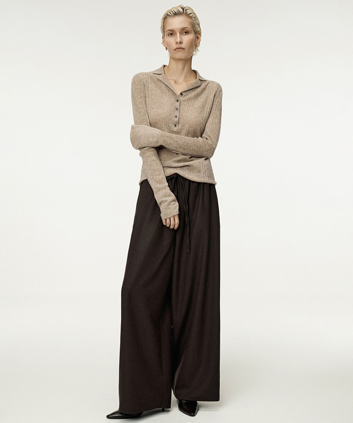 우마뭉(UMARMUNG) Weightless wool cashmere collared henley pullover_Oatmeal