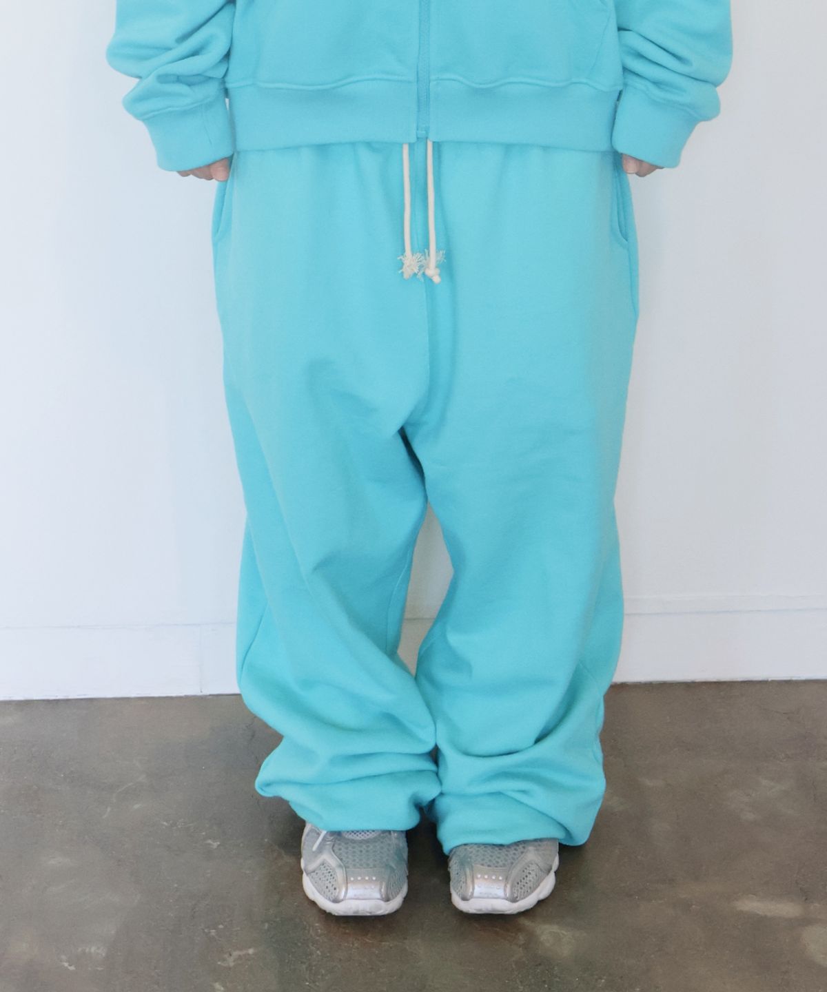키코지(KIKOZY) Macaroon Sweat Pants_Mint