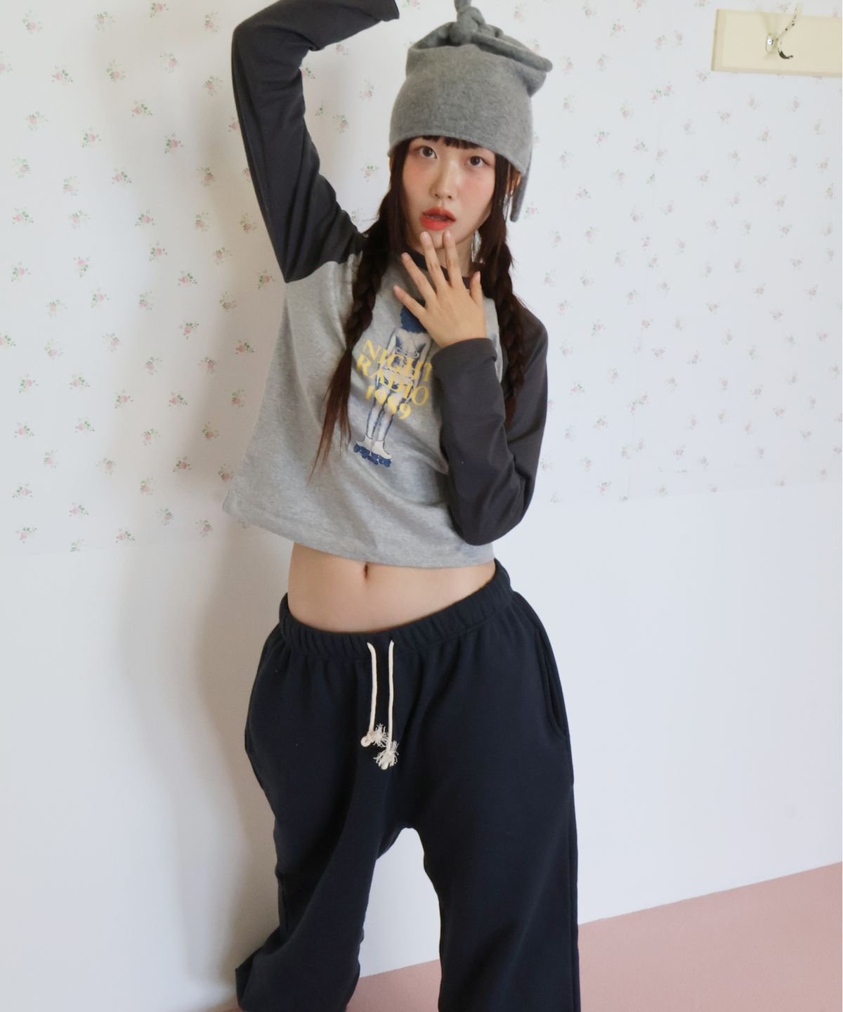 키코지(KIKOZY) Macaroon Sweat Pants_Chacoal