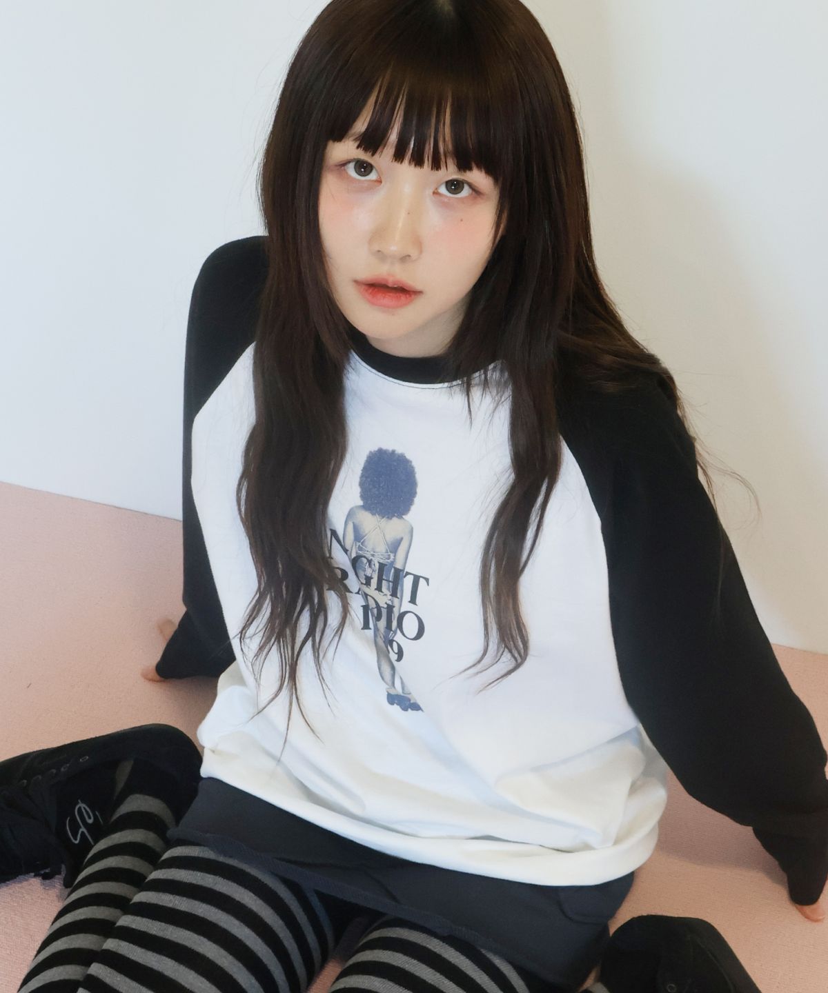 키코지(KIKOZY) Night Radio Raglan T-shirt_Black