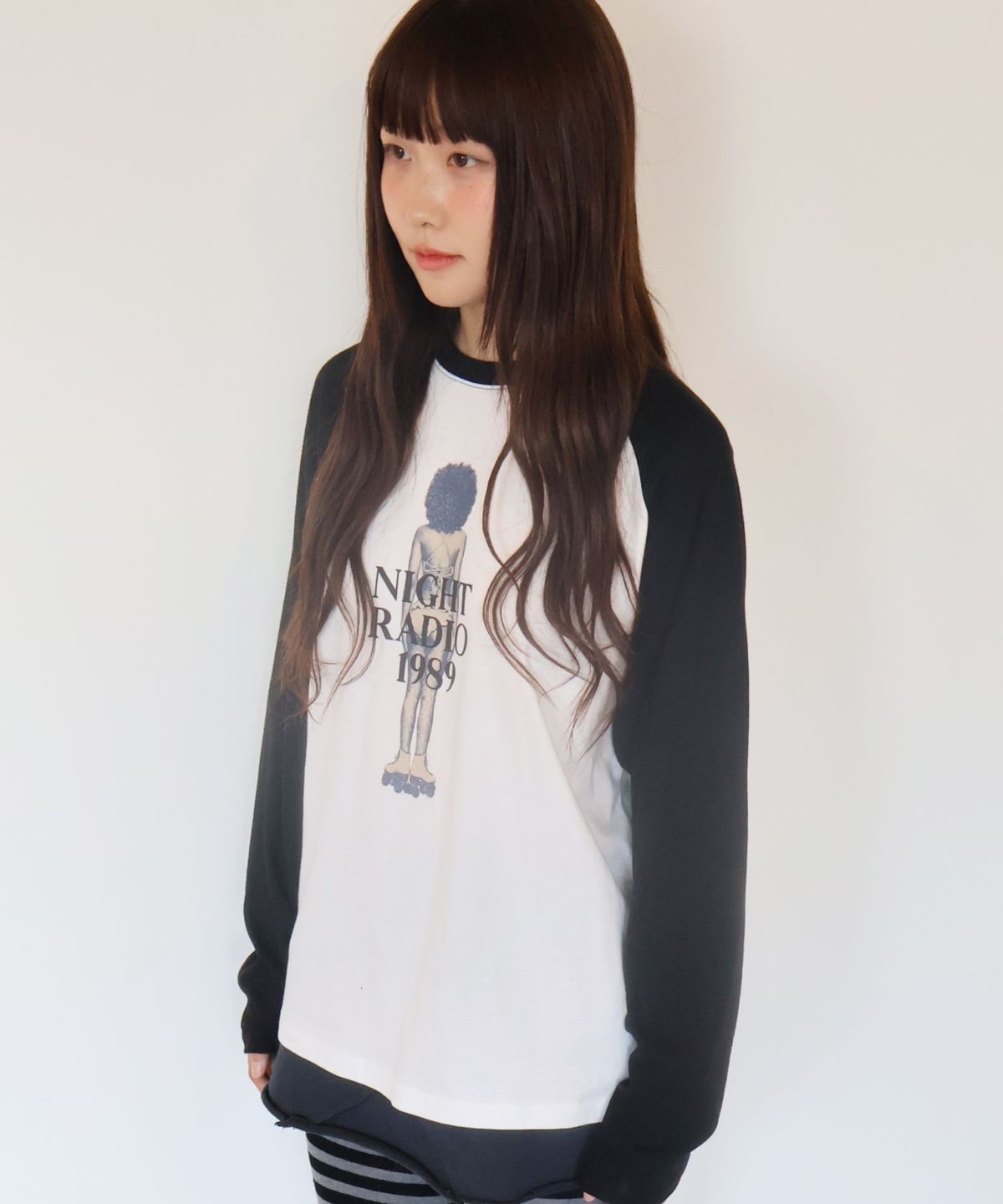키코지(KIKOZY) Night Radio Raglan T-shirt_Black