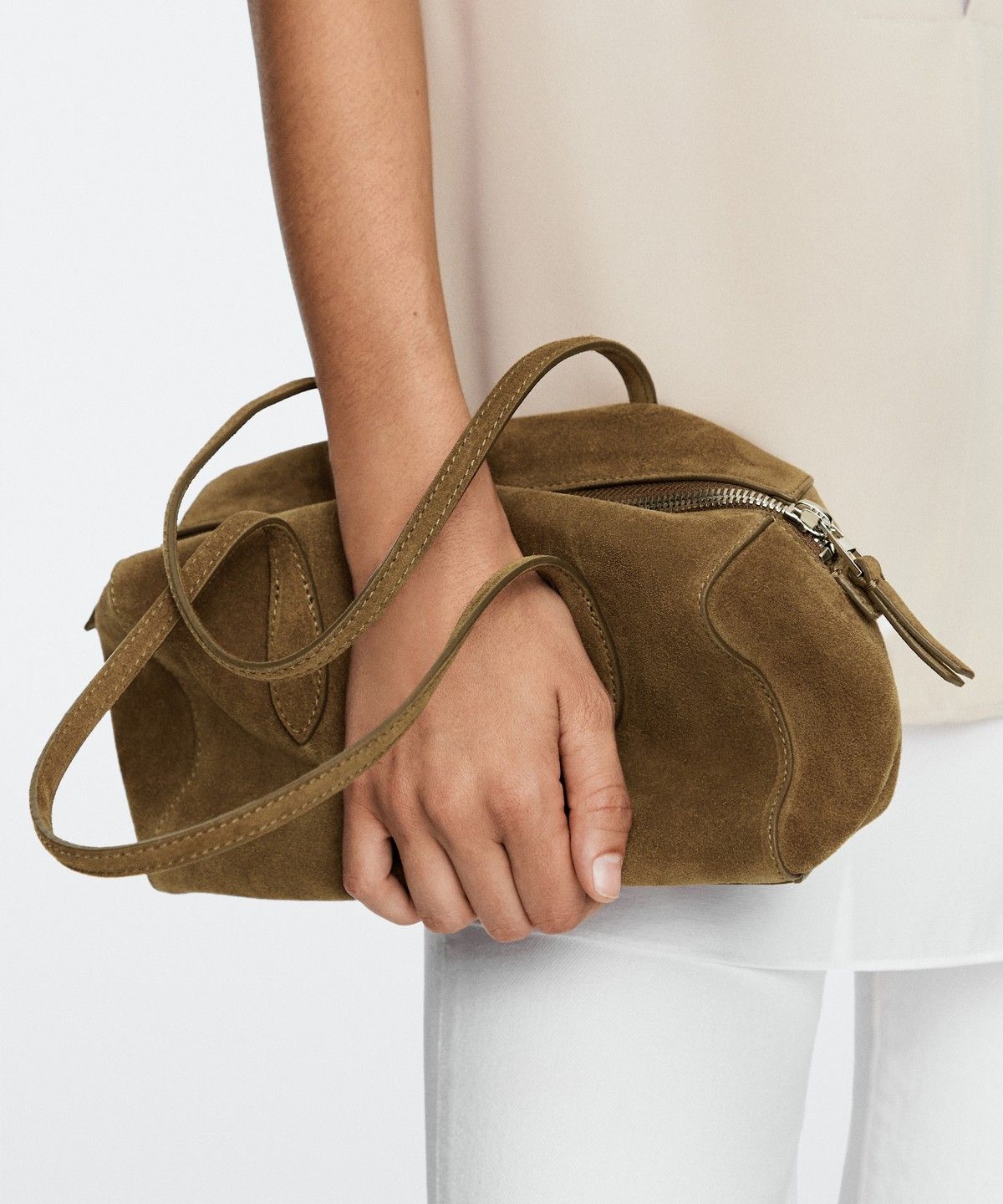 마시모두띠(MASSIMO DUTTI) 스플릿 스웨이드 미니 사첼 백