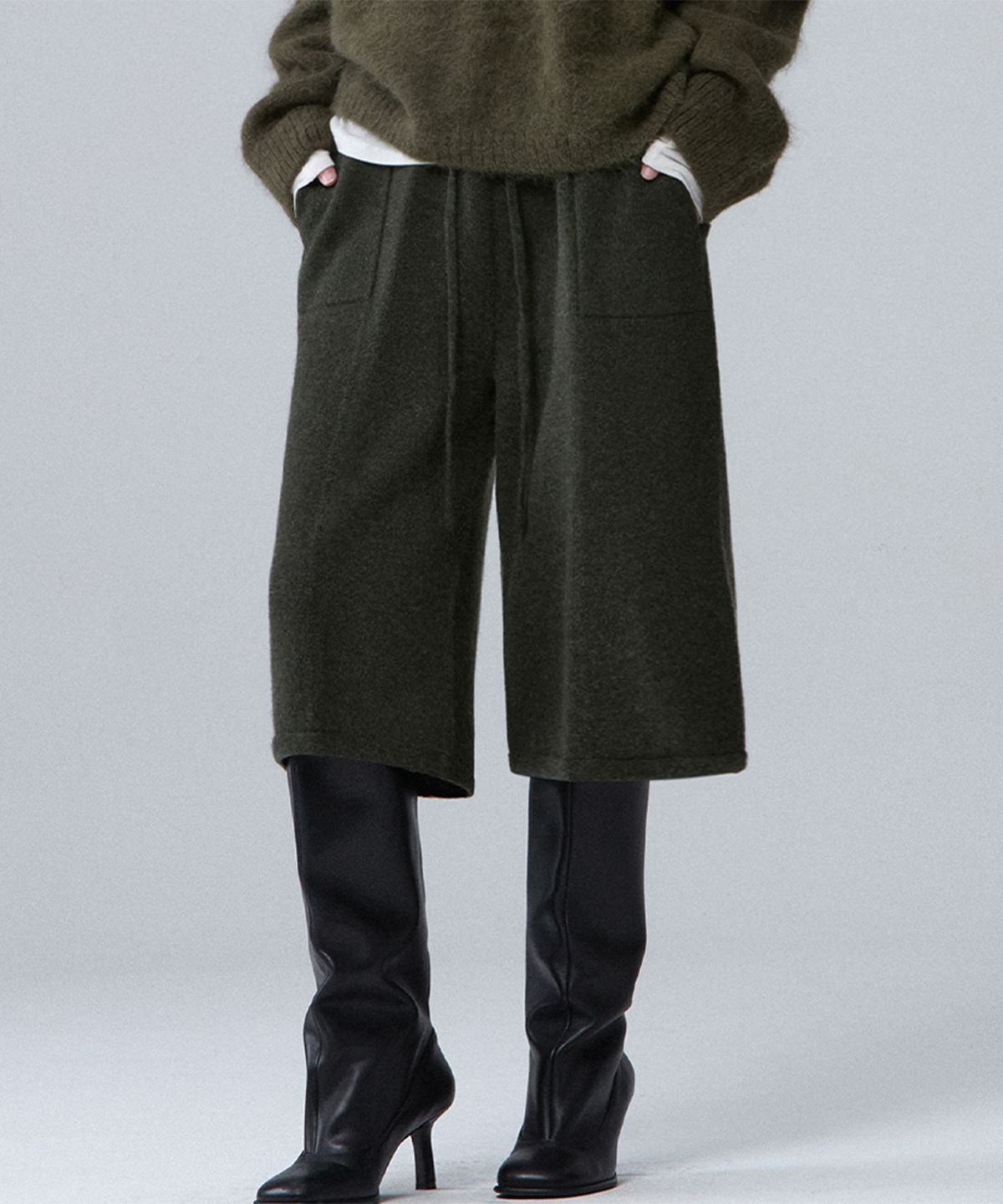 우마뭉(UMARMUNG) Super fine merino wholegarment bermuda pants_Chive