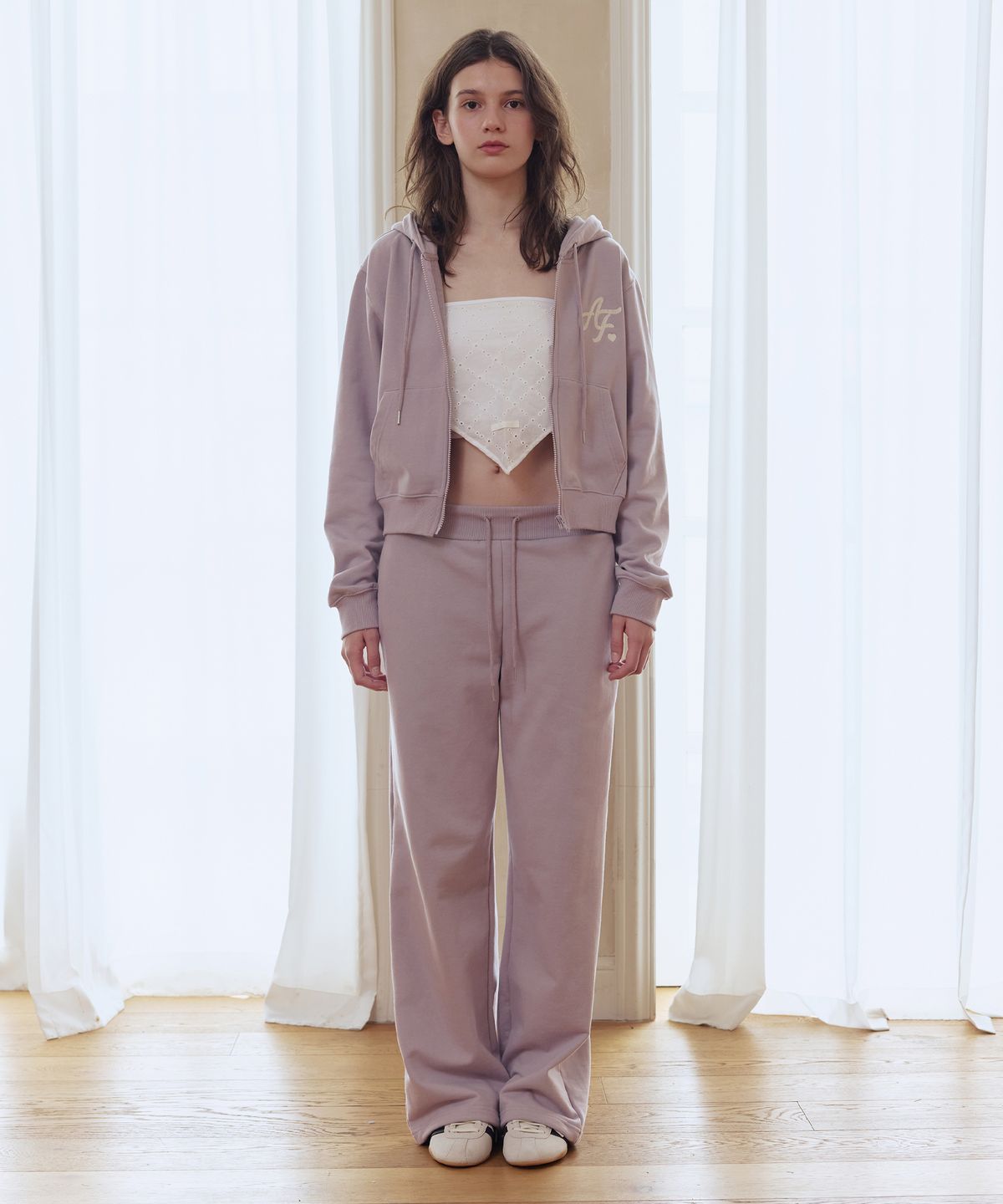 애프터아워즈(AFTERHOURS) LOGO EMBROIDERED SWEAT PANTS (LIGHT PURPLE)