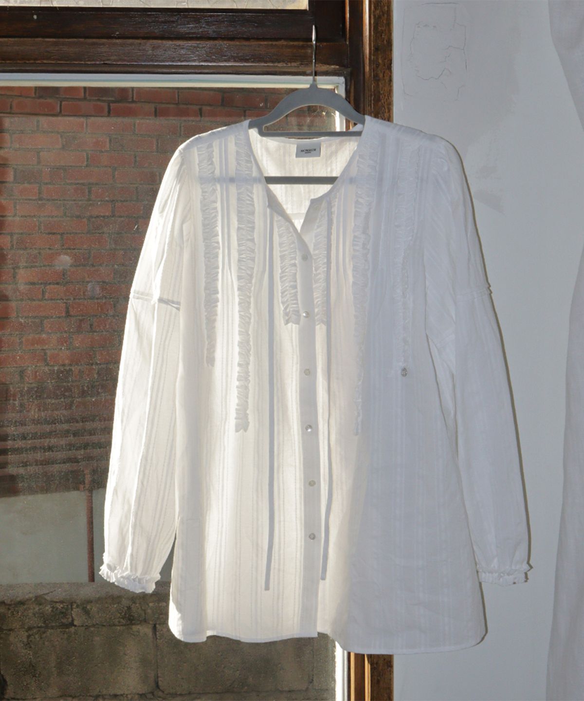 론론(RONRON) LACE RUFFLE BLOUSE IVORY