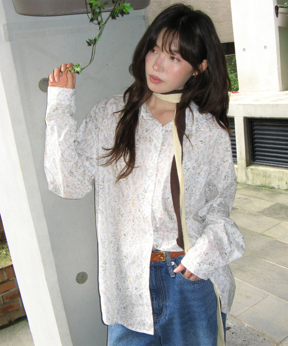 론론(RONRON) FLORAL PATTERN SHIRT WHITE