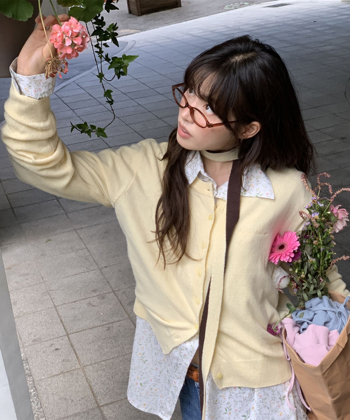 론론(RONRON) FLORAL PATTERN SHIRT WHITE