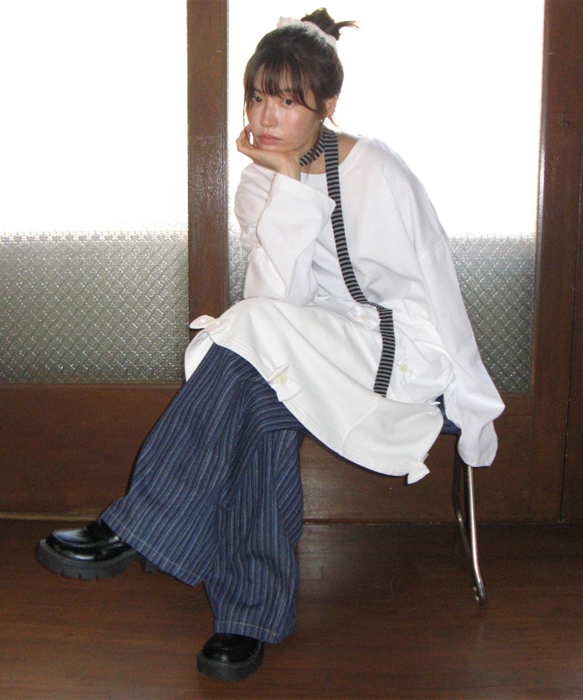 론론(RONRON) BUTTON RIBBON LONG SLEEVE WHITE