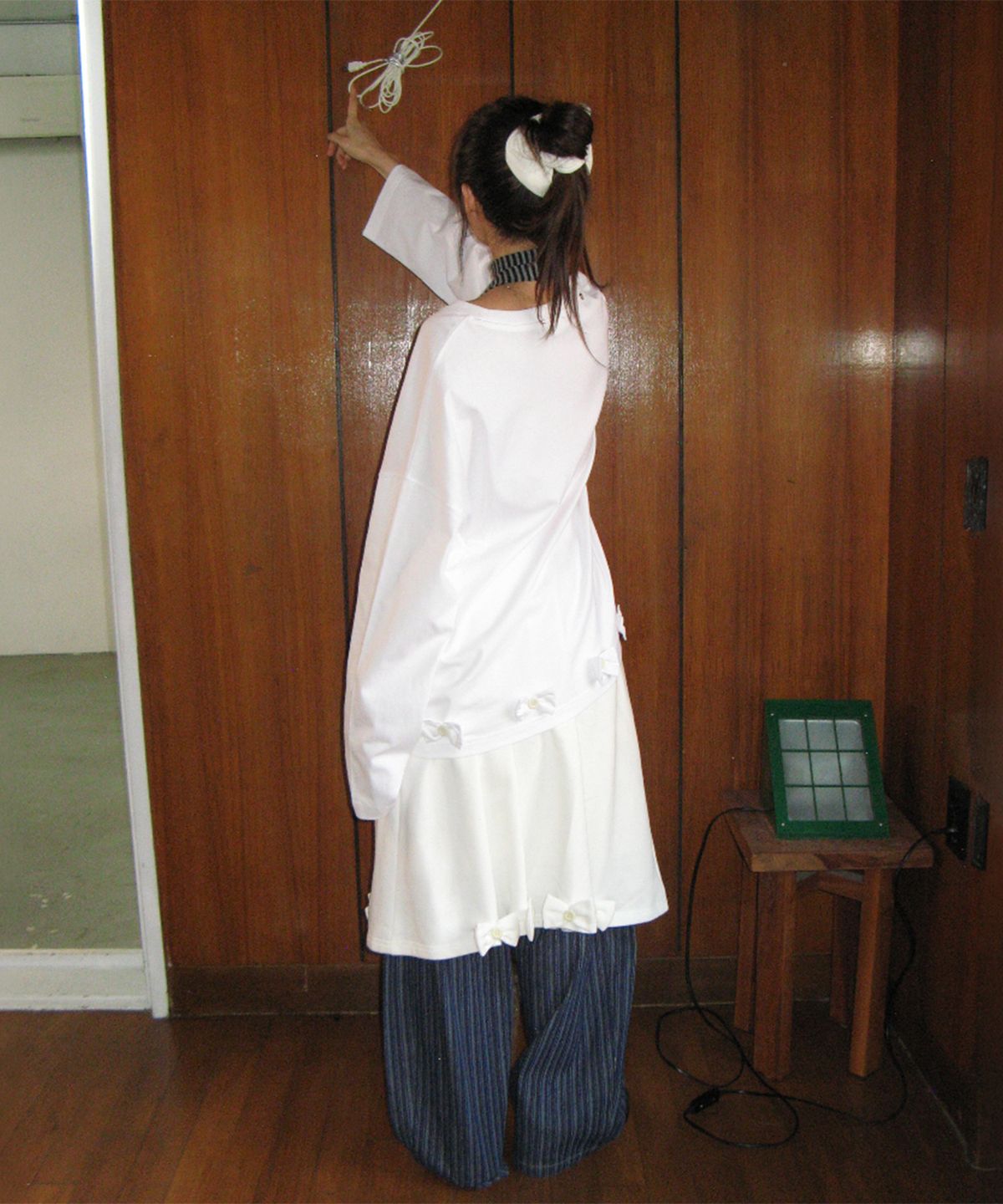 론론(RONRON) BUTTON RIBBON LONG SLEEVE WHITE