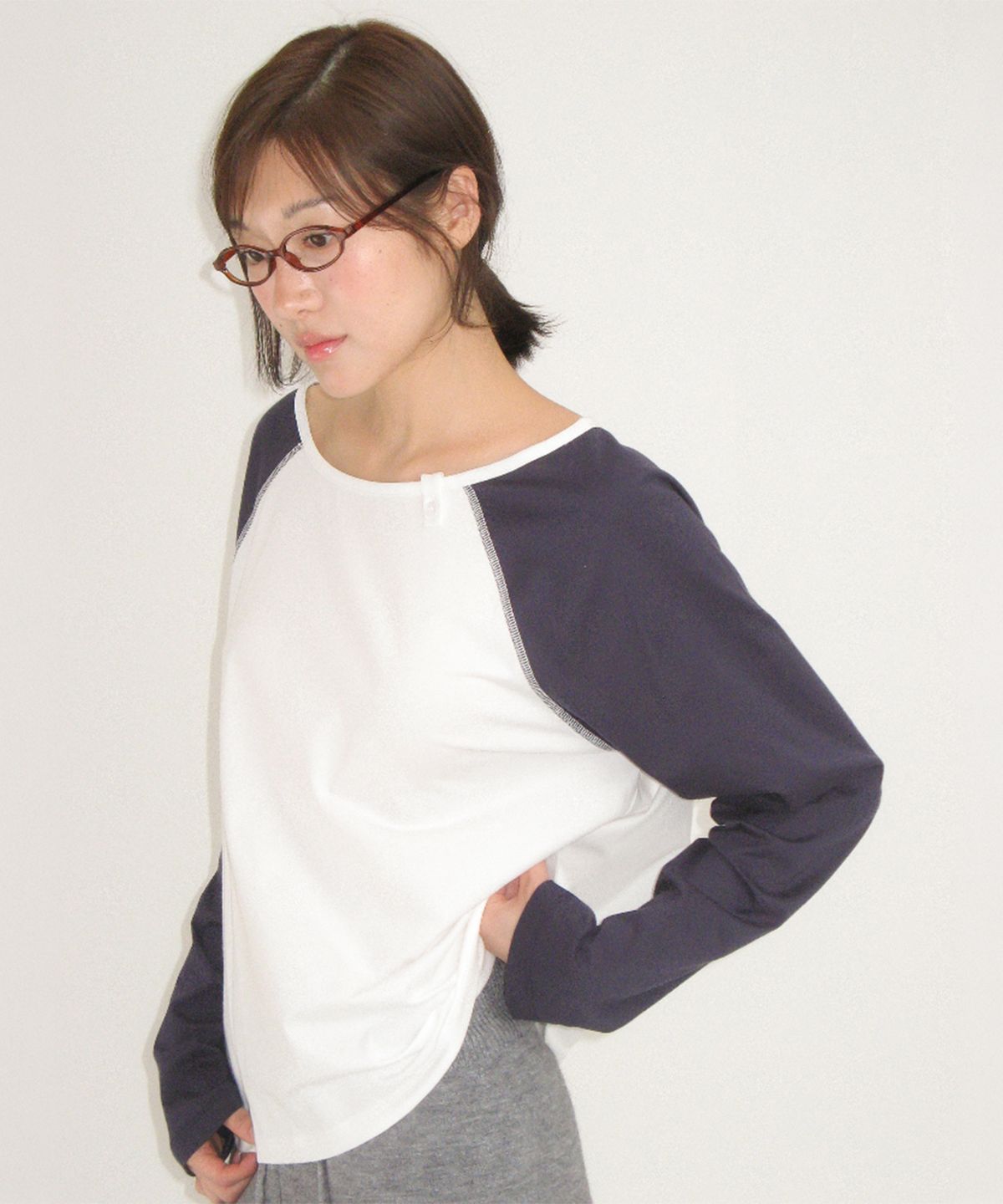 론론(RONRON) ROLL UP RAGLAN LONG SLEEVE NAVY
