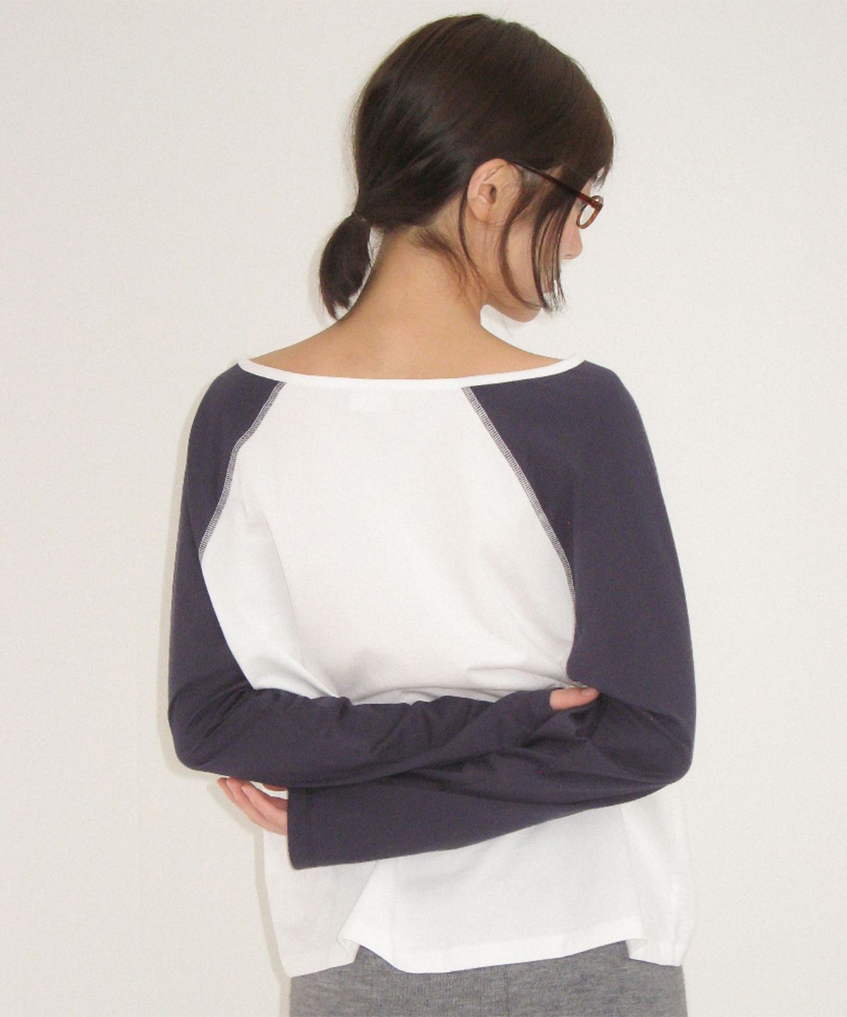 론론(RONRON) ROLL UP RAGLAN LONG SLEEVE NAVY