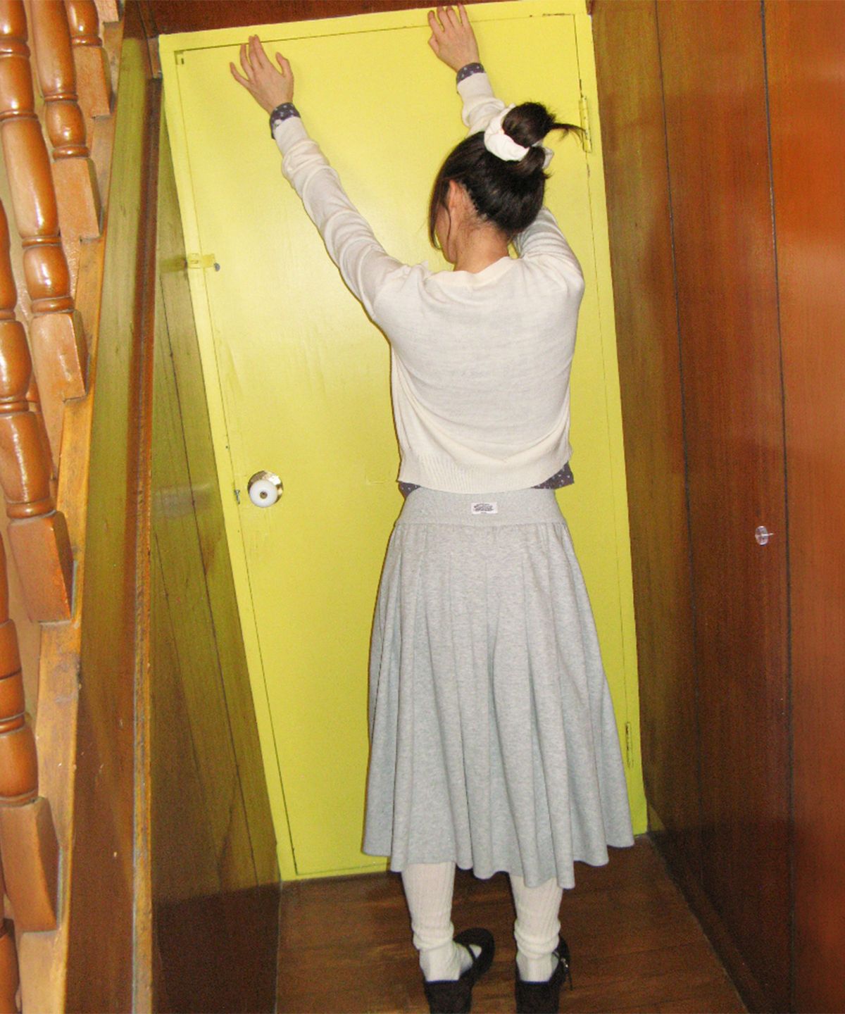 론론(RONRON) SHEER FRILL CARDIGAN IVORY