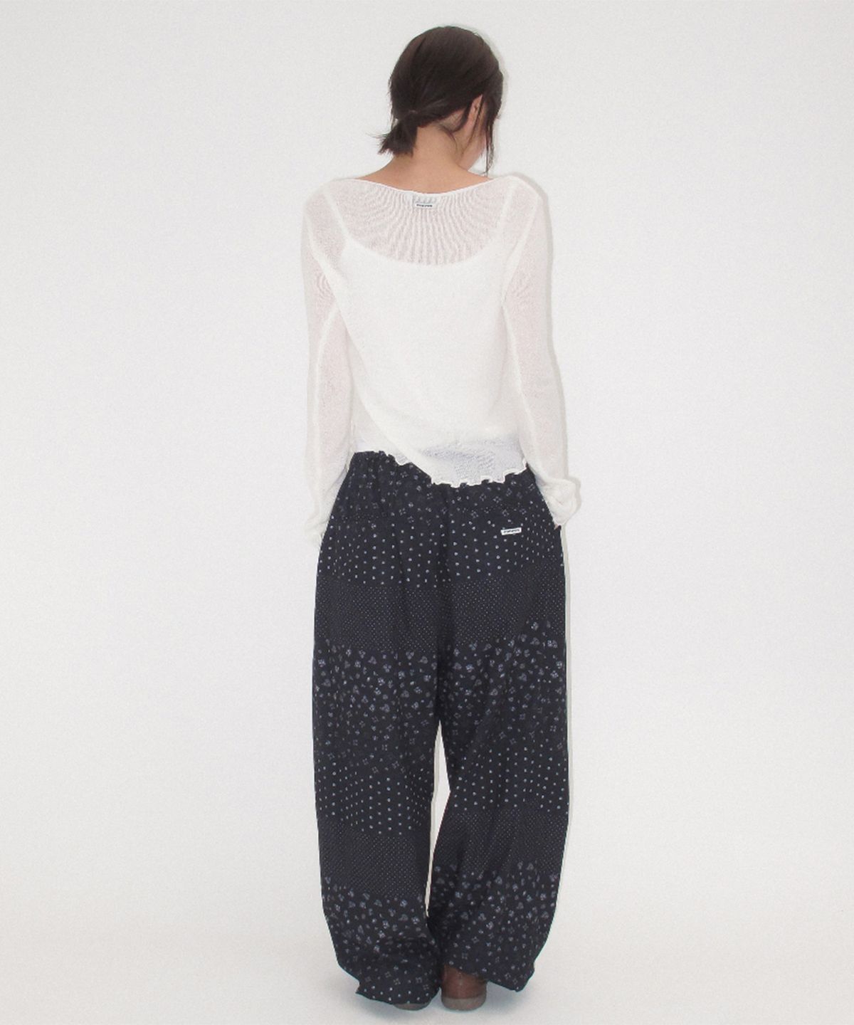 론론(RONRON) SHEER WAVY BOAT NECK KNIT IVORY