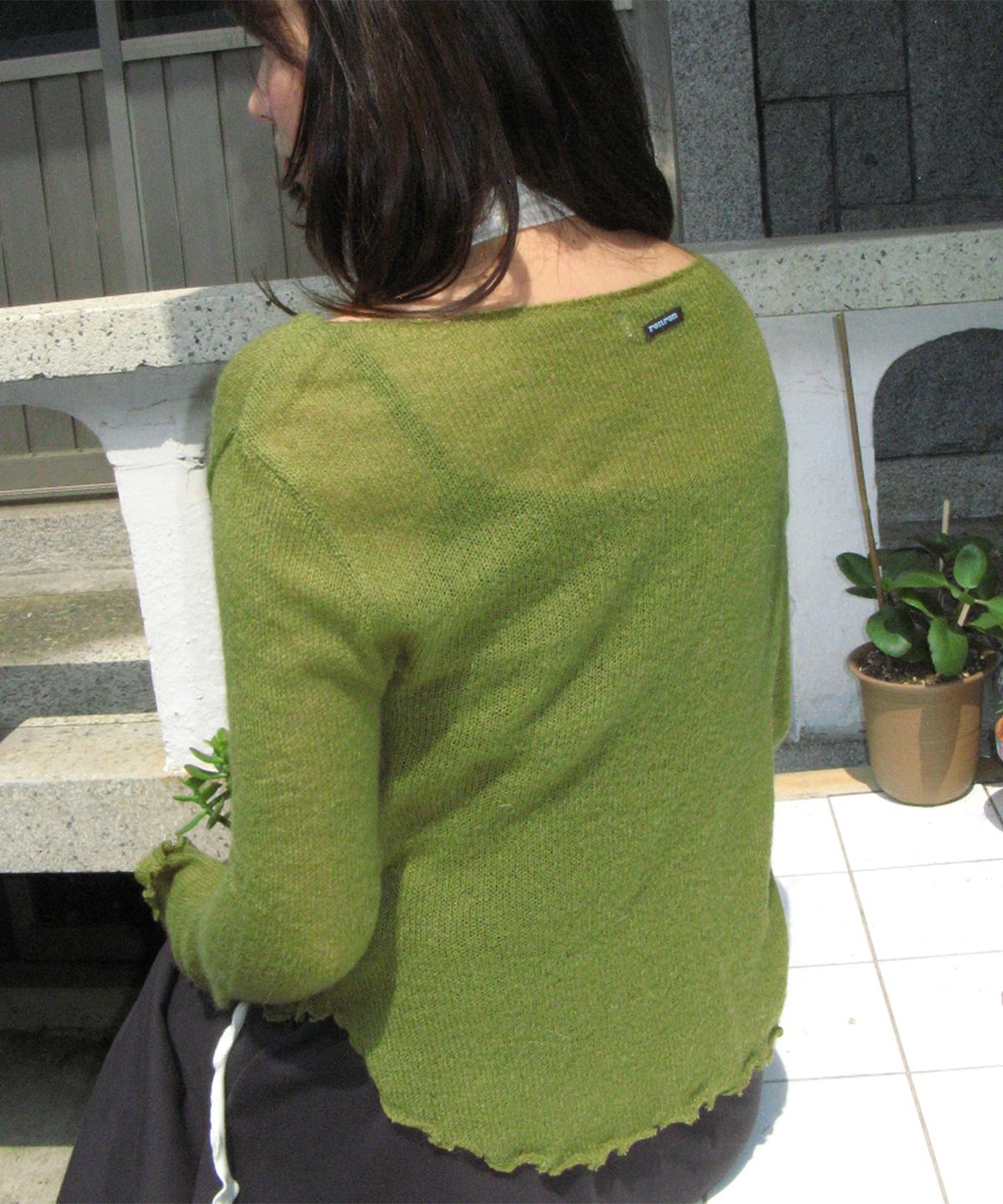 론론(RONRON) SHEER WAVY BOAT NECK KNIT OLIVE