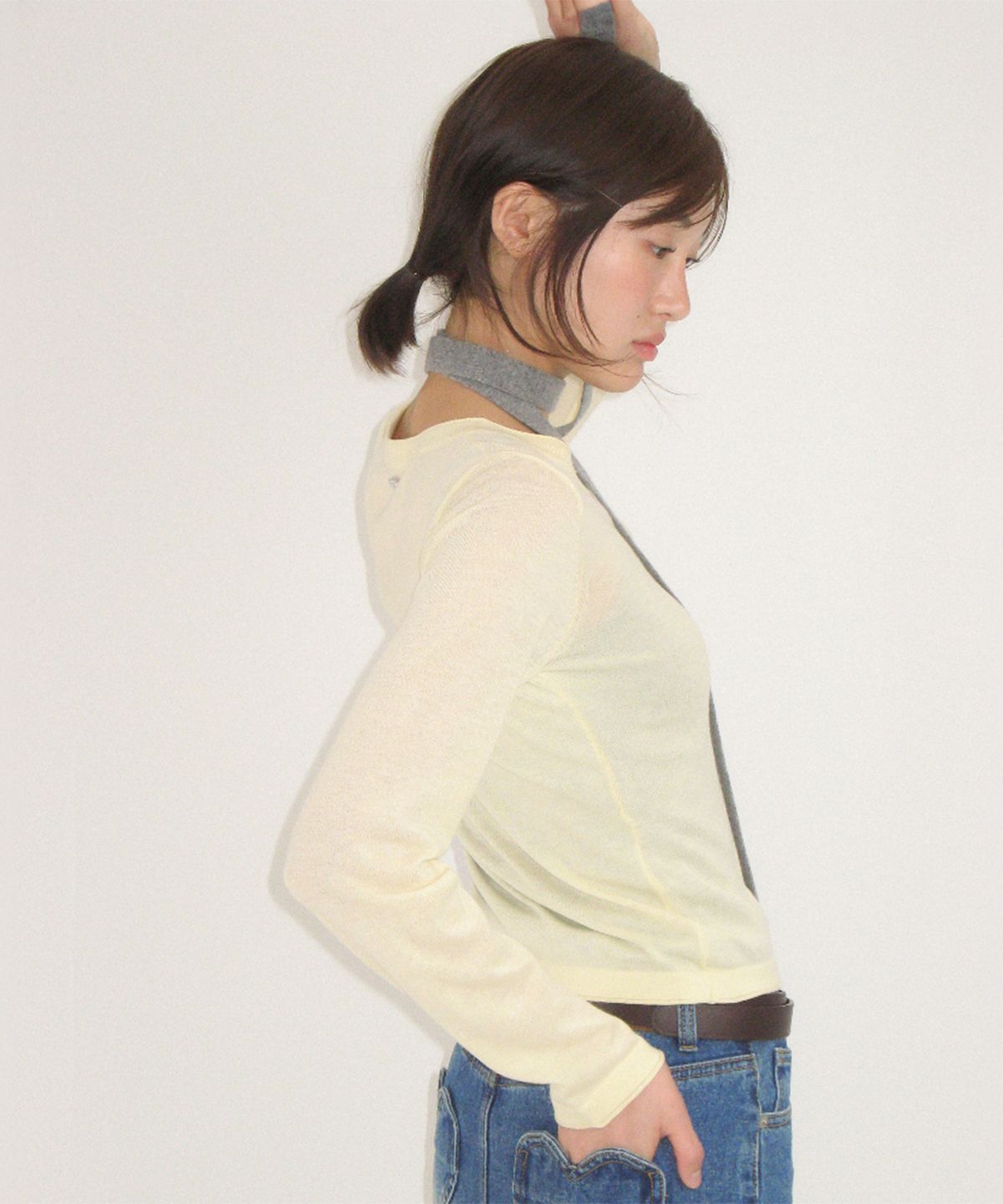론론(RONRON) SHEER HENLEY NECK KNIT BUTTER