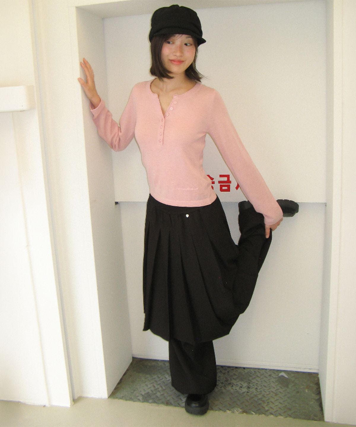 론론(RONRON) SHEER HENLEY NECK KNIT SOFT PINK
