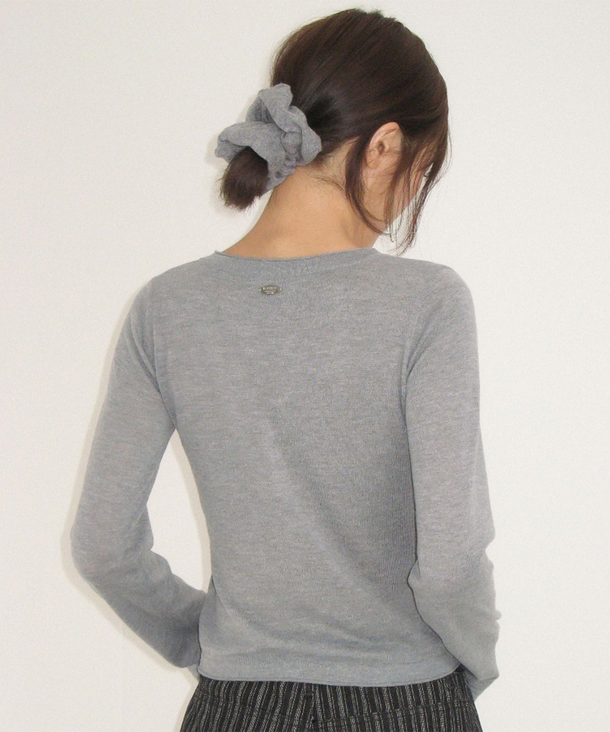 론론(RONRON) SHEER HENLEY NECK KNIT GREY