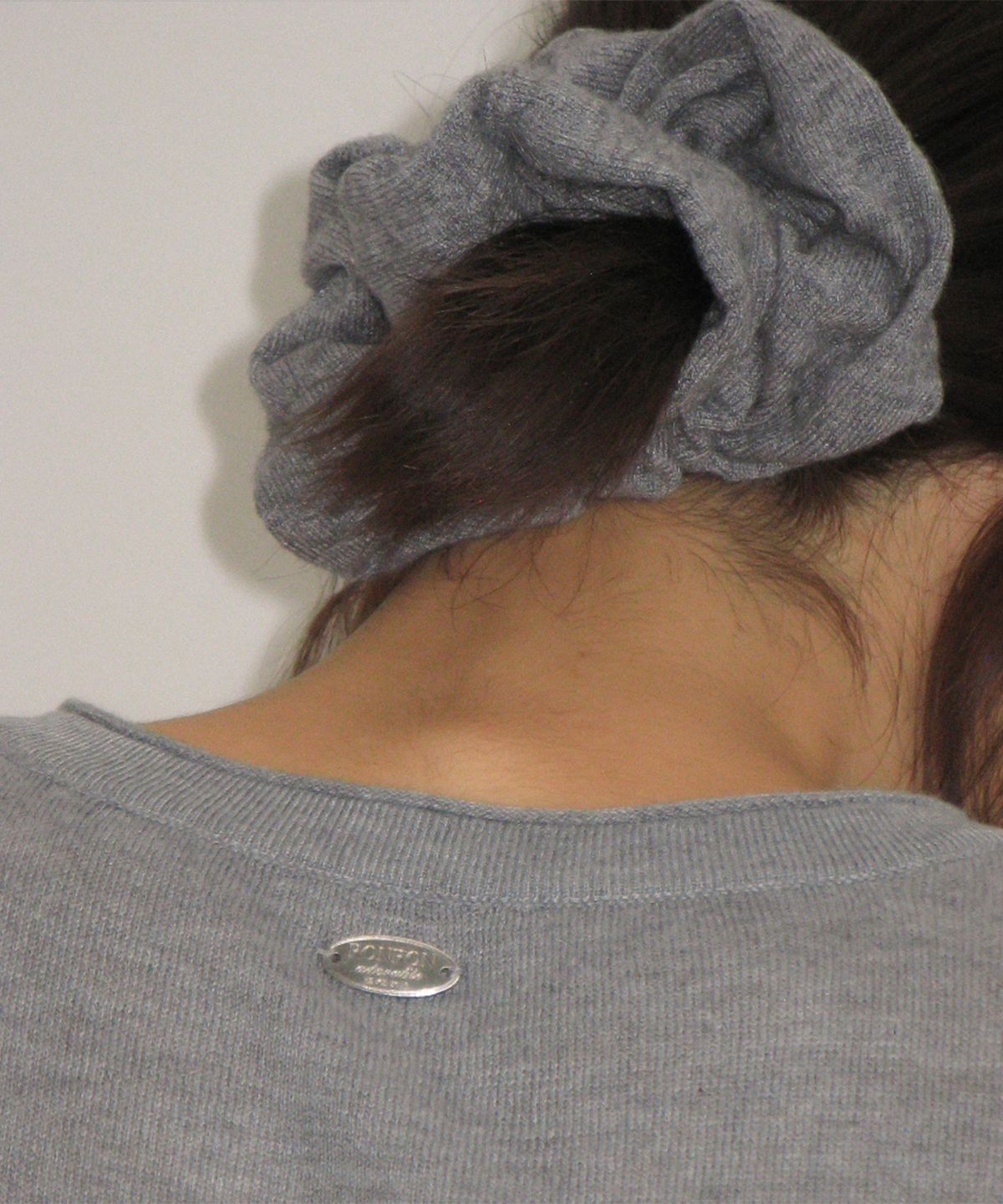론론(RONRON) SHEER HENLEY NECK KNIT GREY