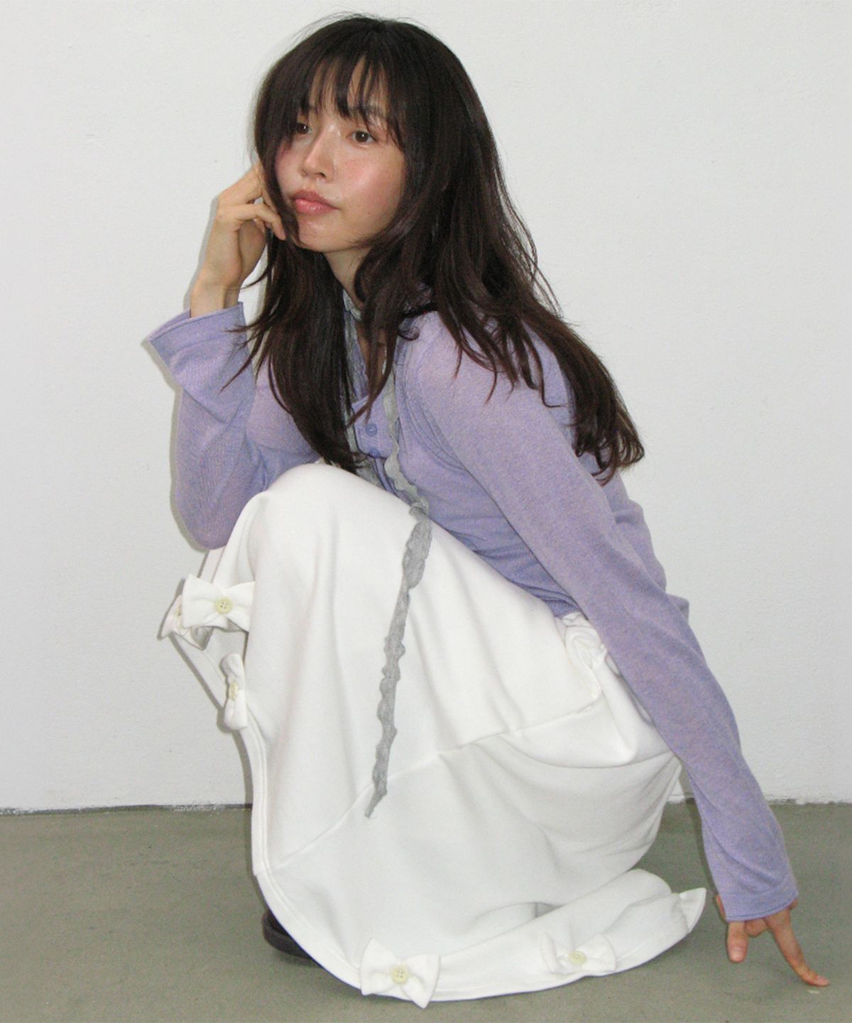 론론(RONRON) BUTTON RIBBON SWEAT MIDI SKIRT WHITE