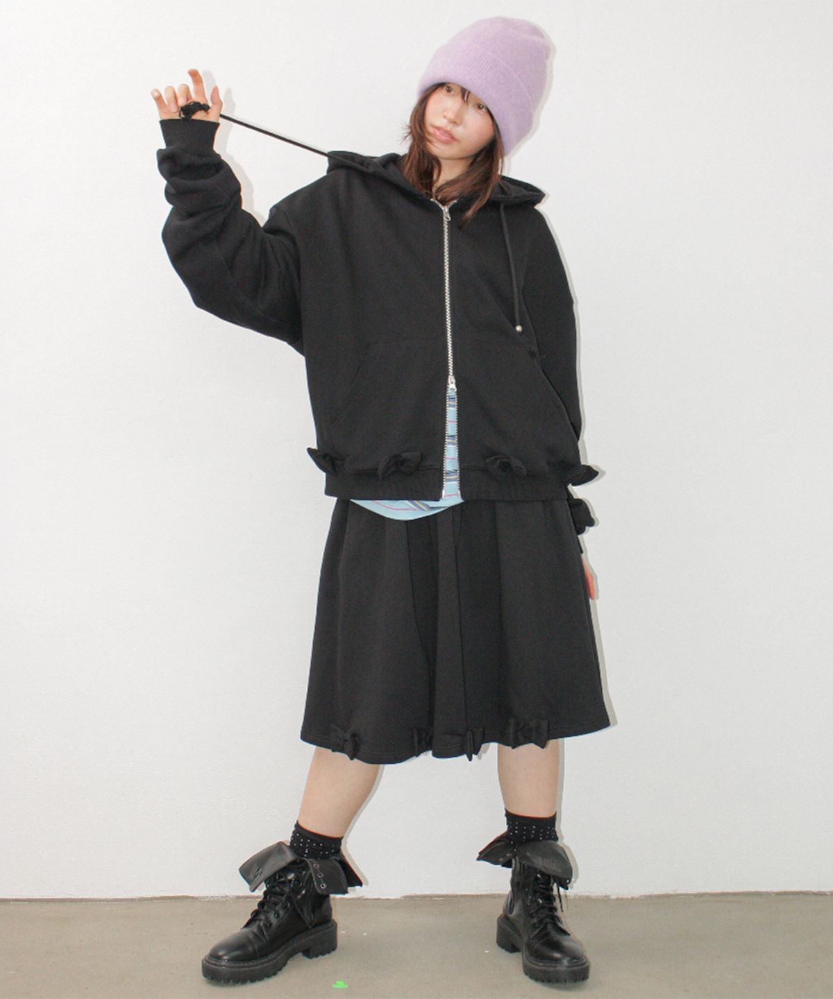 론론(RONRON) BUTTON RIBBON SWEAT MIDI SKIRT BLACK