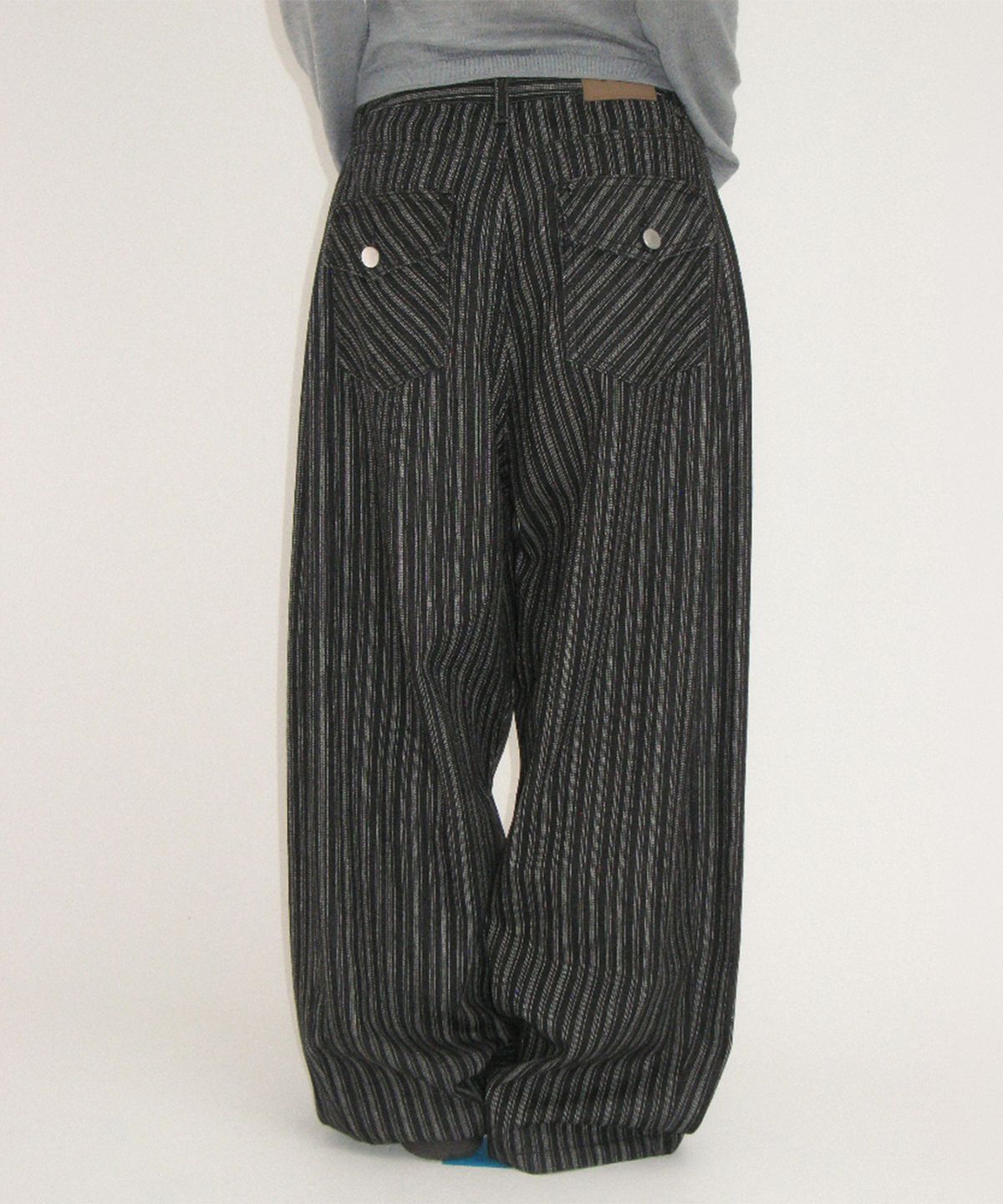 론론(RONRON) STRIPE DENIM BALLOON PANTS BLACK