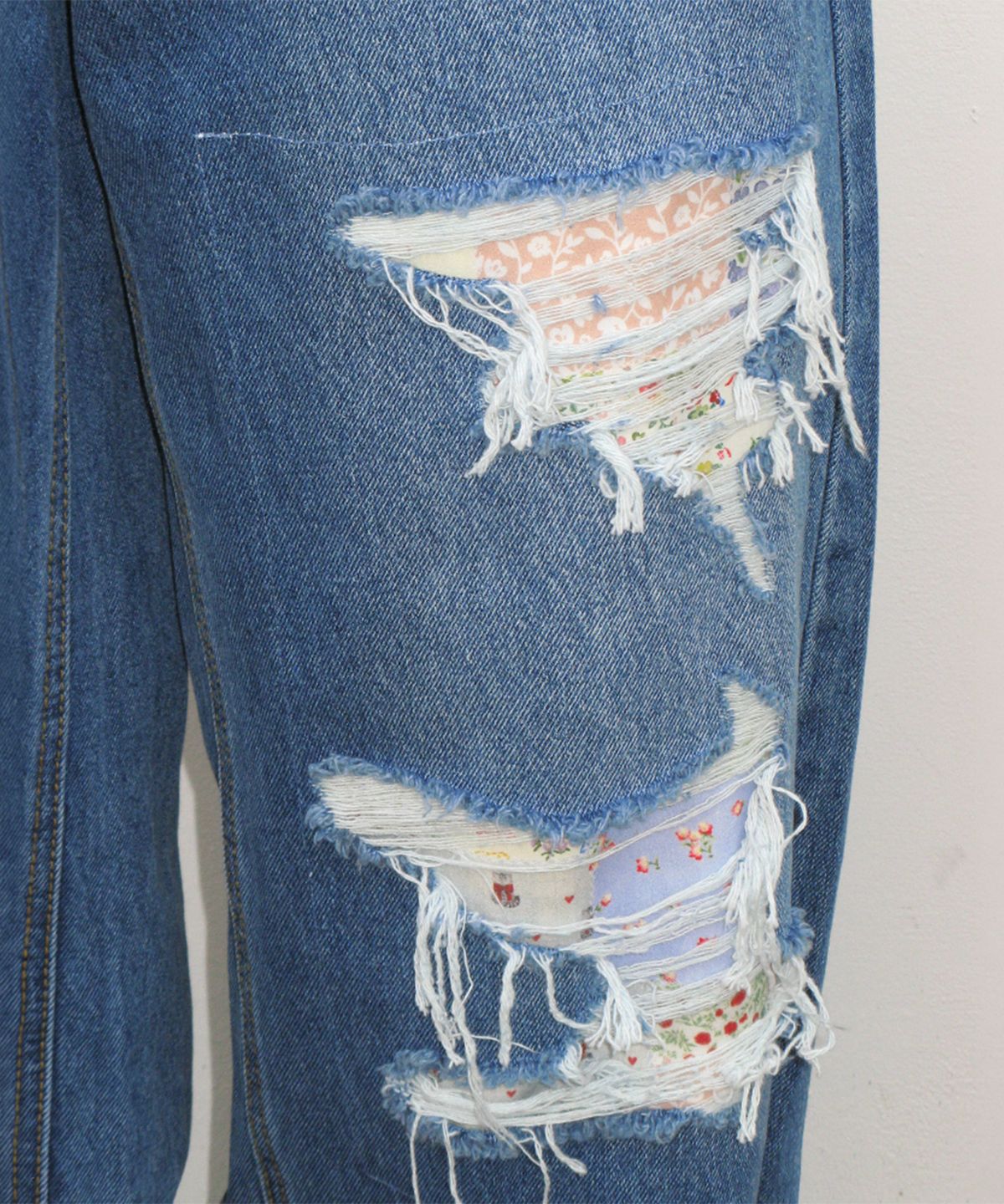 론론(RONRON) DESTROYED PATCHWORK DENIM PANTS MEDIUM BLUE